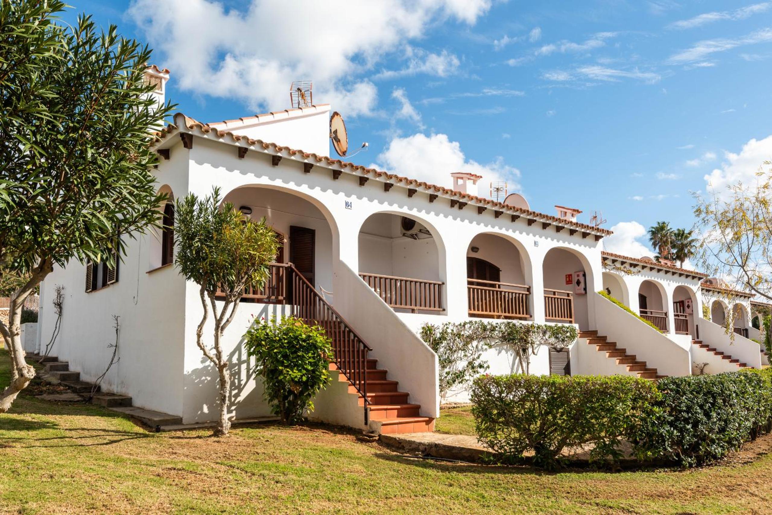 Menorca Apartamento Girasoles 64 by Mauter Villas