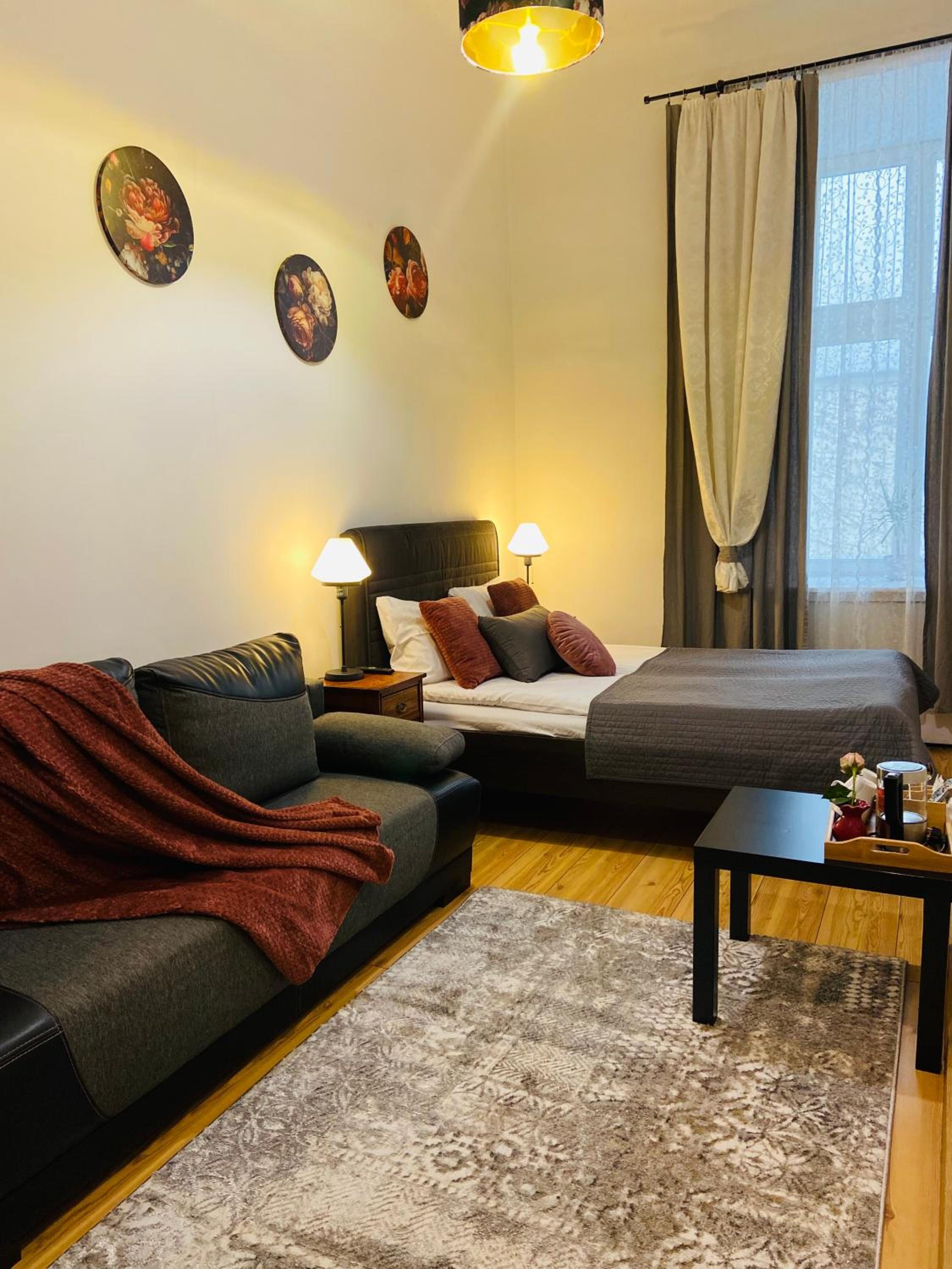 Krakow Apartments & Rooms