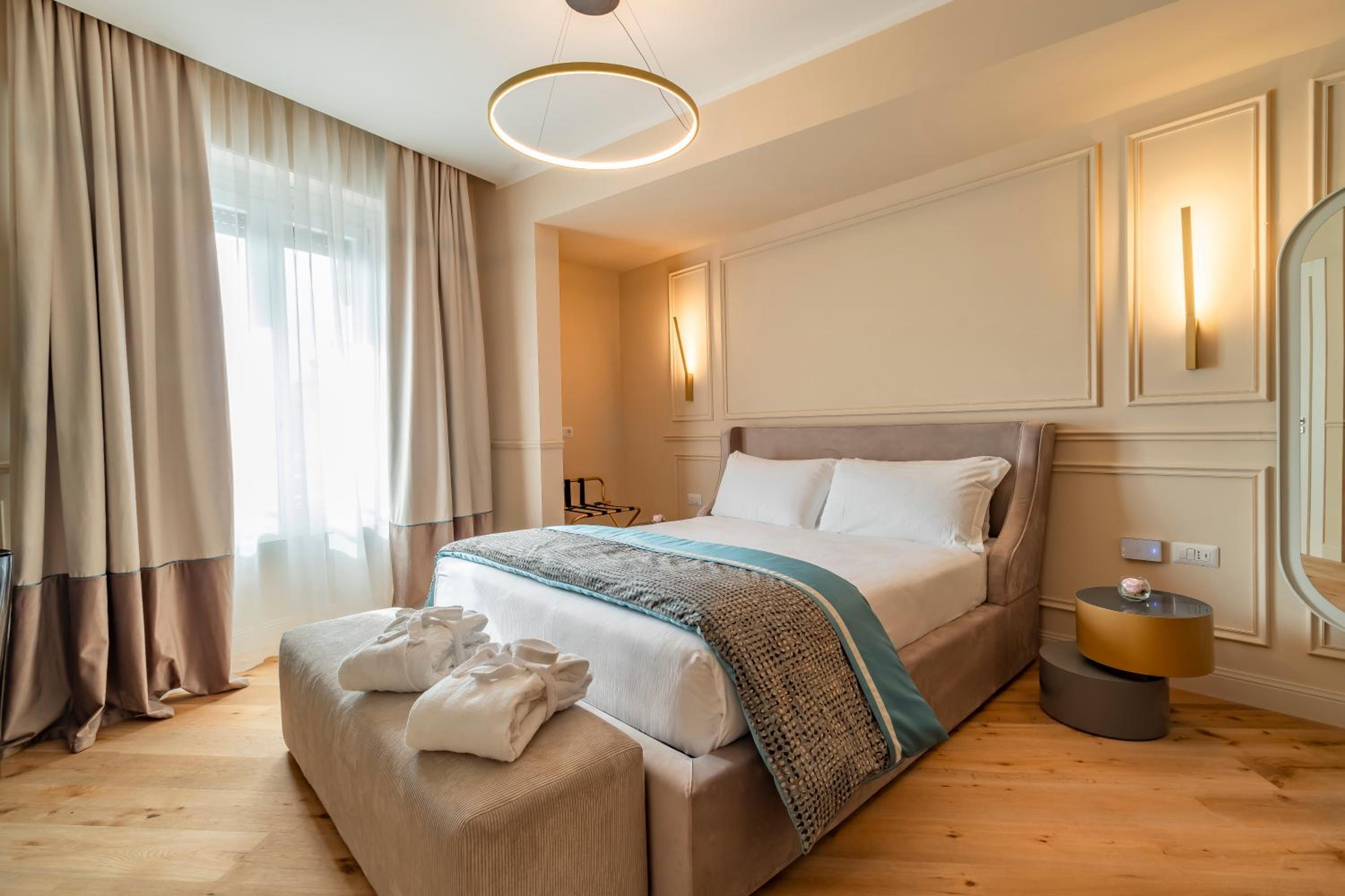 Trevi Imperial Suite 1