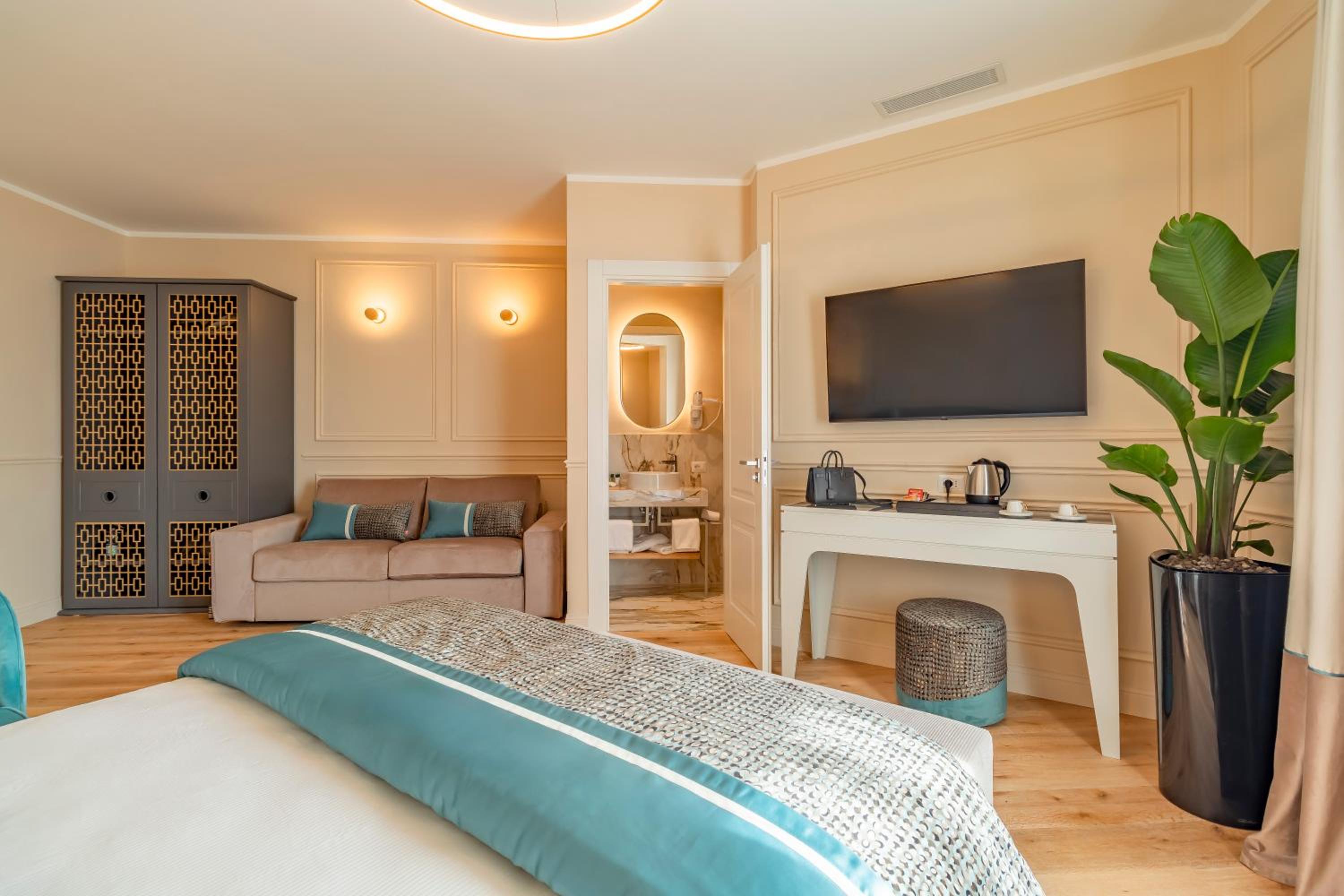 Trevi Imperial Suite 1
