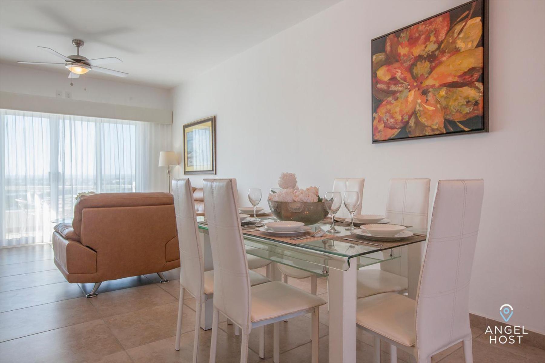 Condos with Spectacular Views & Pool Onsite