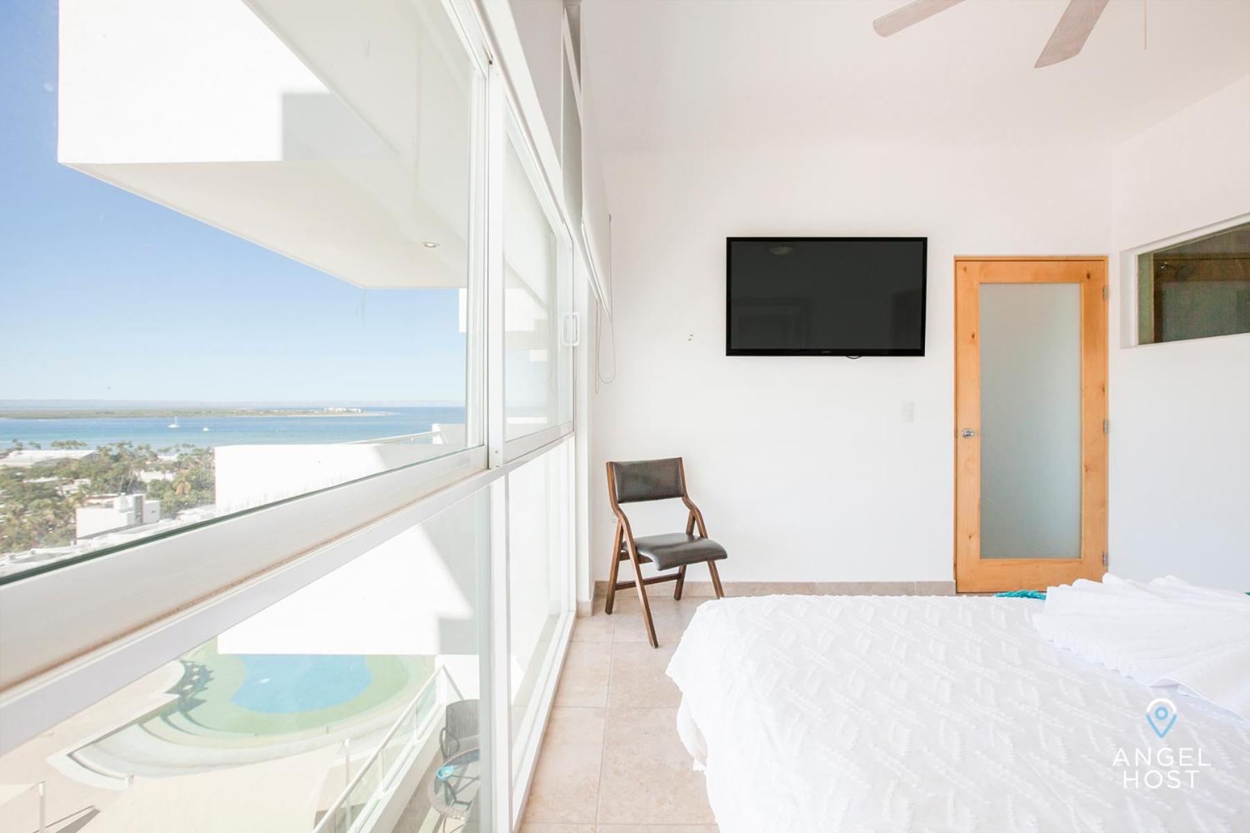 Condos with Spectacular Views & Pool Onsite
