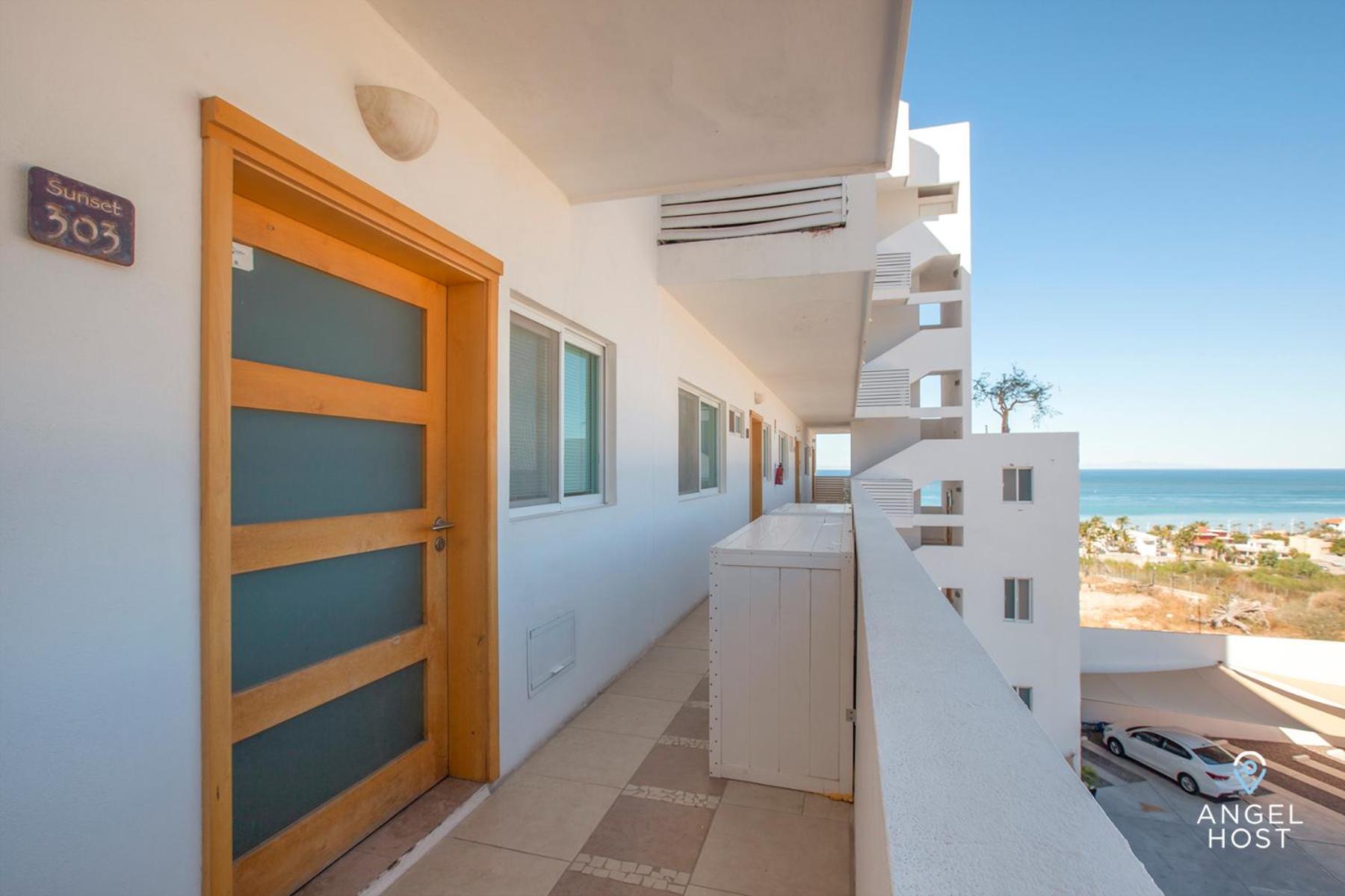 Condos with Spectacular Views & Pool Onsite