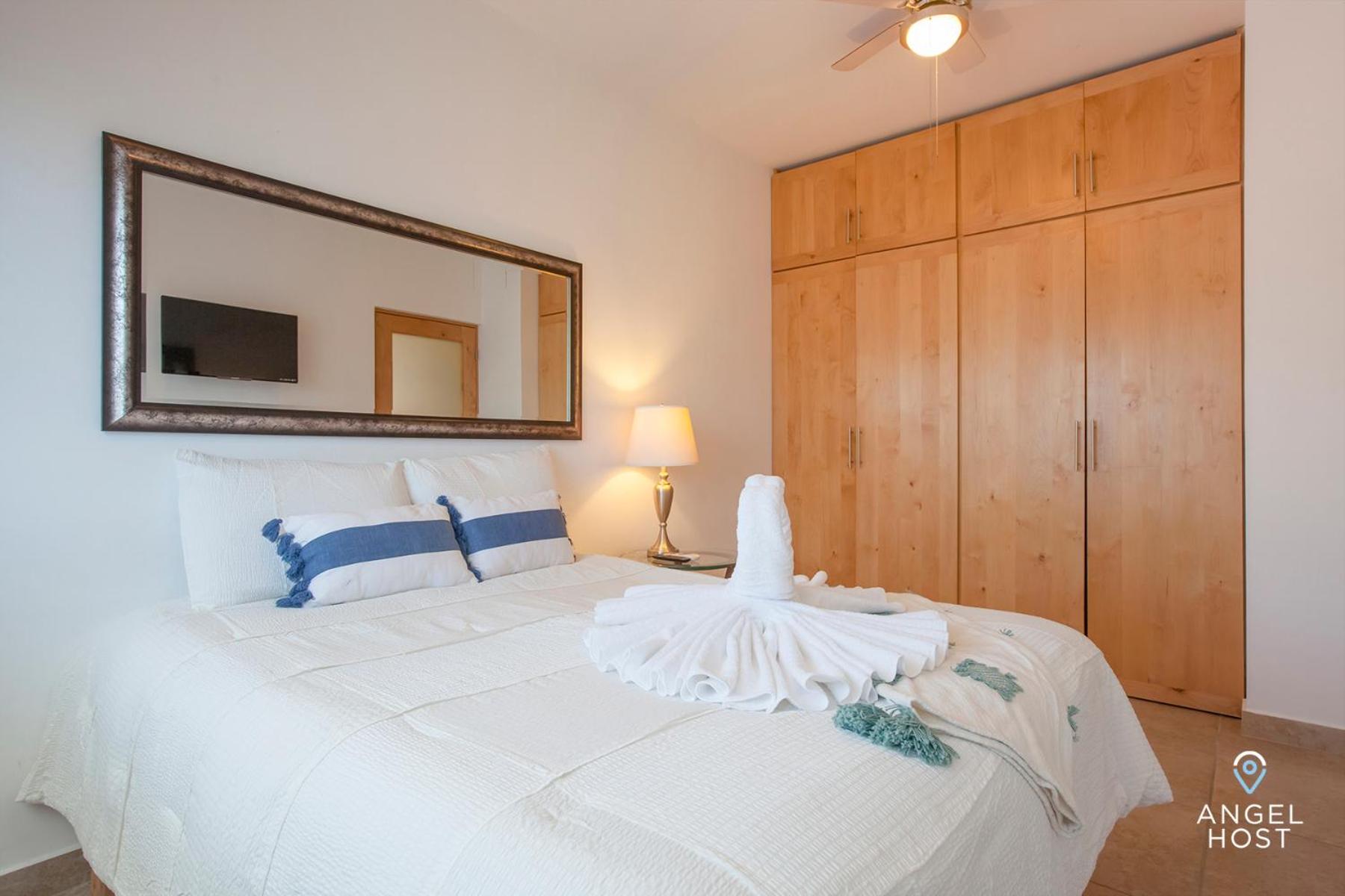 Condos with Spectacular Views & Pool Onsite