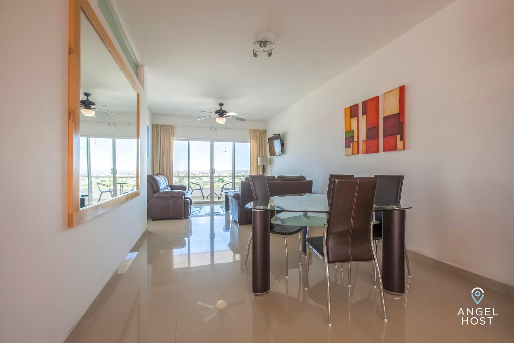 Condos with Spectacular Views & Pool Onsite