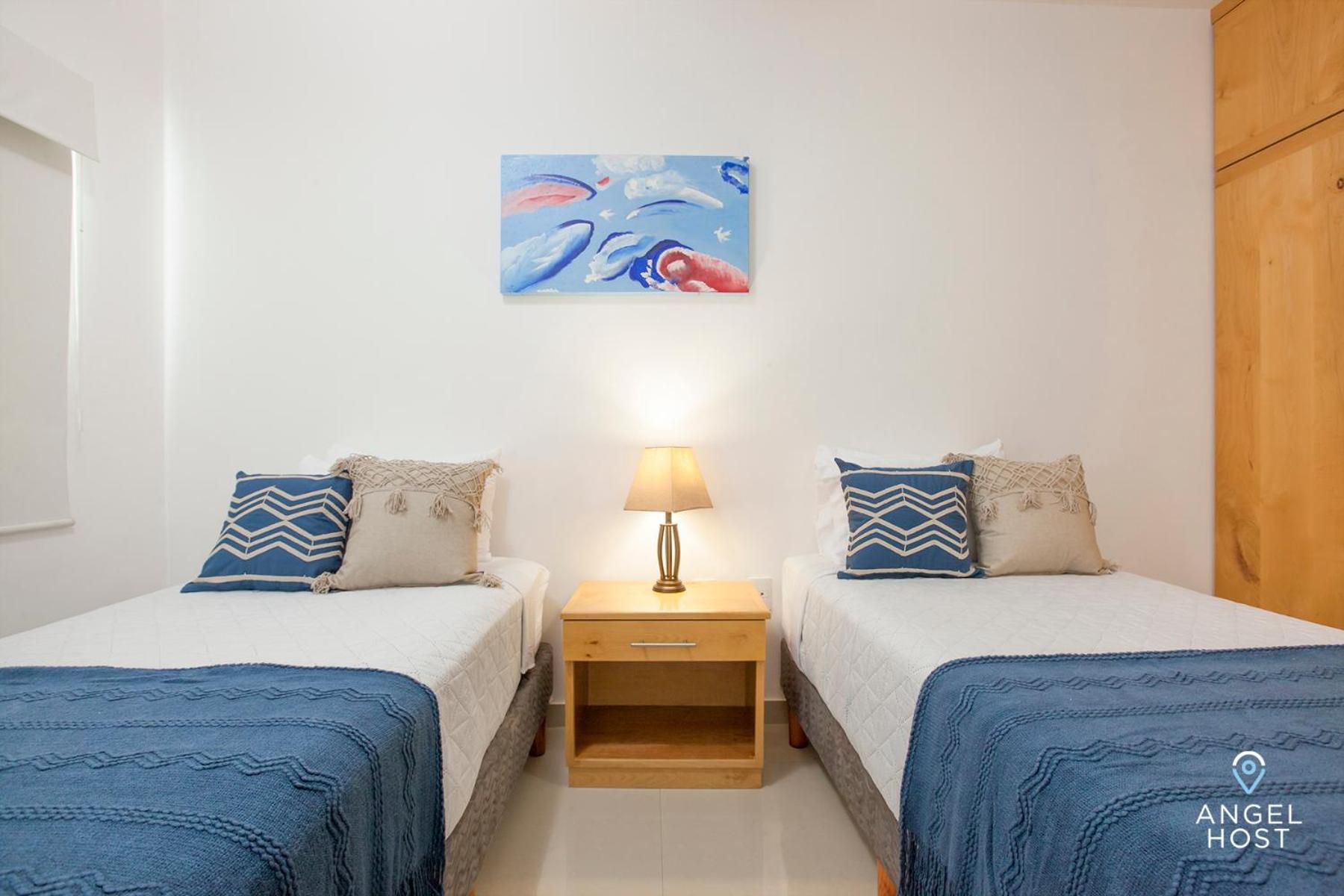 Condos with Spectacular Views & Pool Onsite