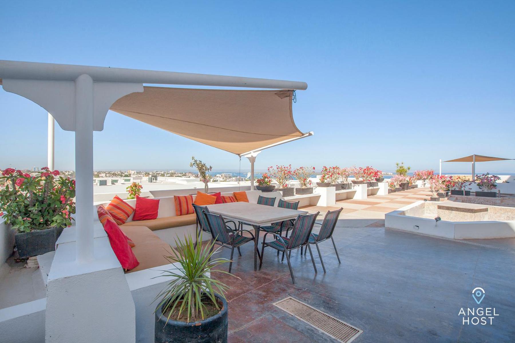 Condos with Spectacular Views & Pool Onsite
