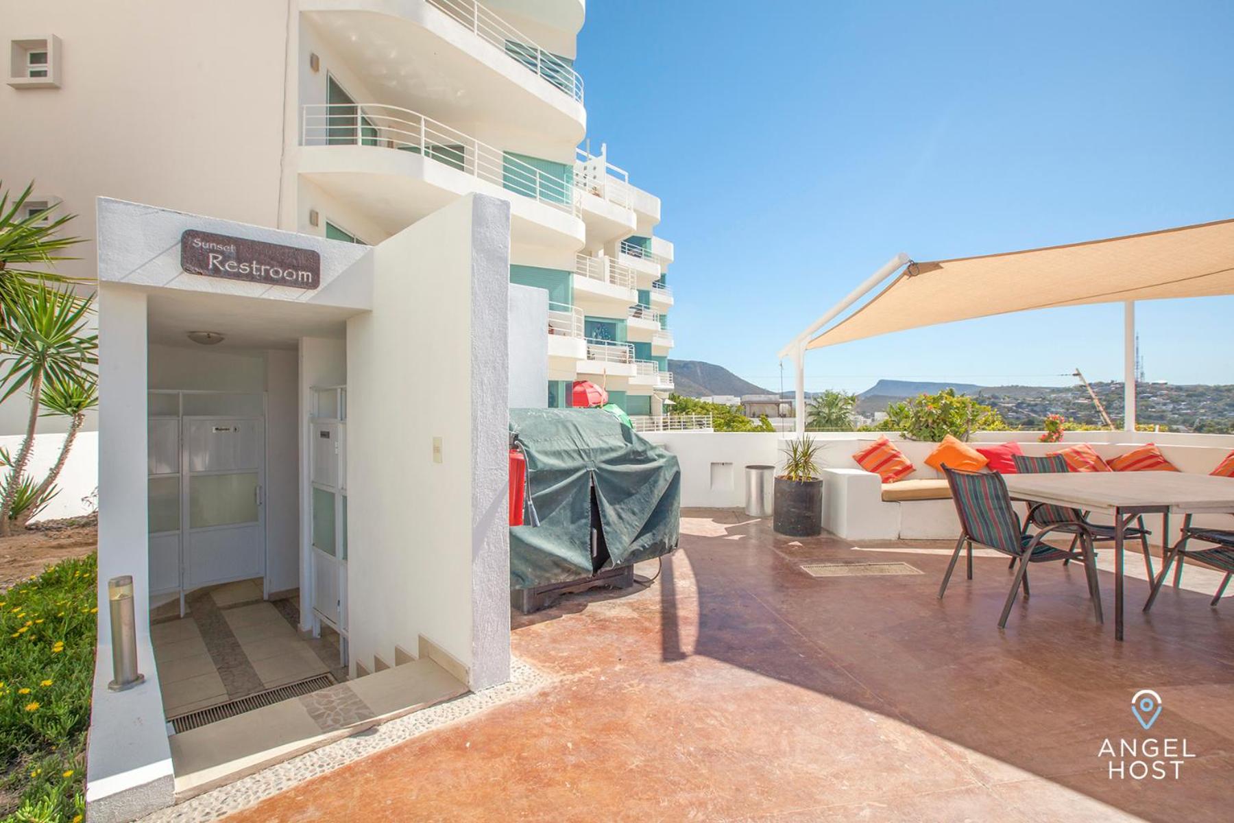 Condos with Spectacular Views & Pool Onsite
