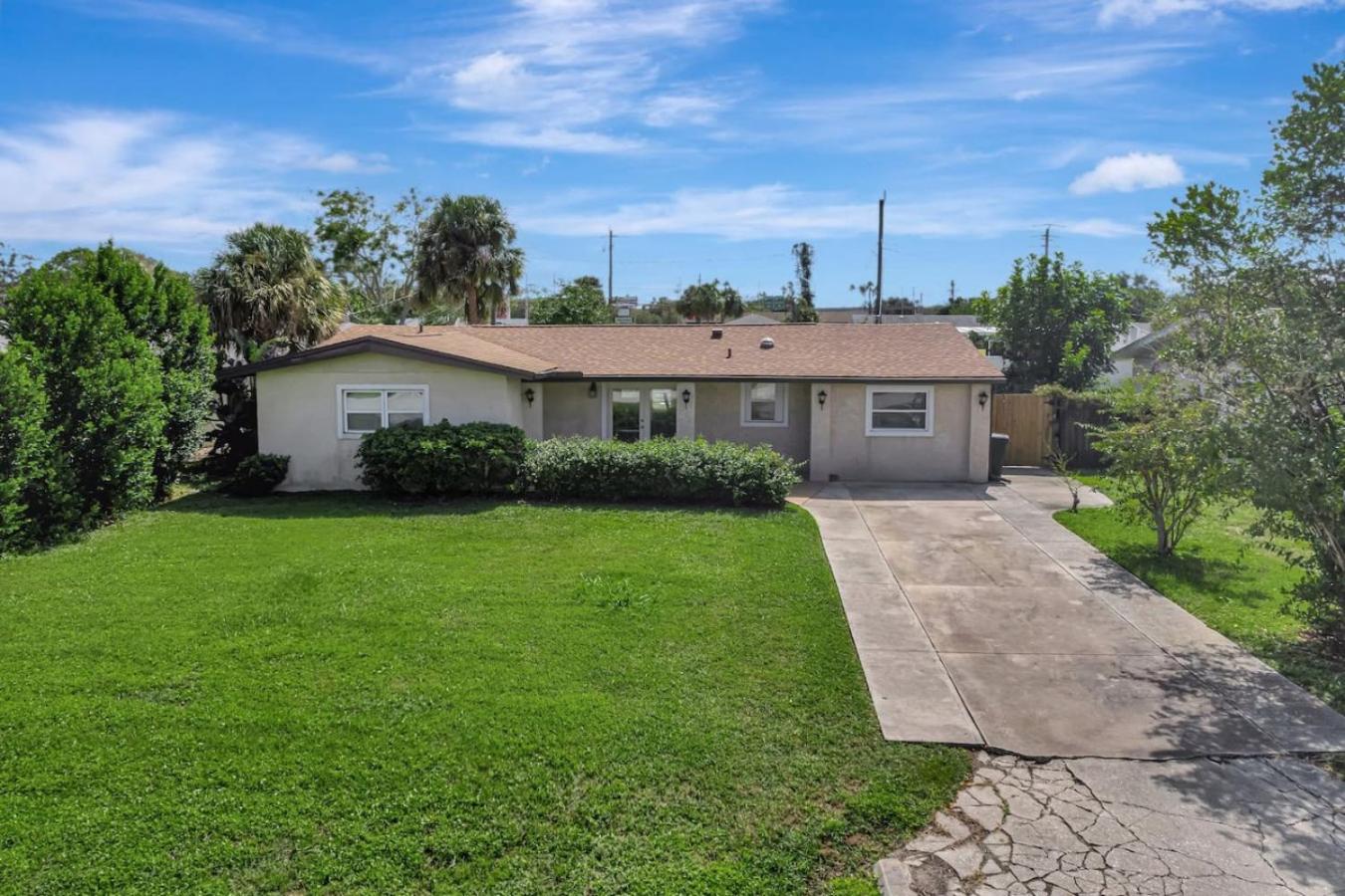 Cozy Retreat pvt rm Close To Siesta Keys J3A shared home