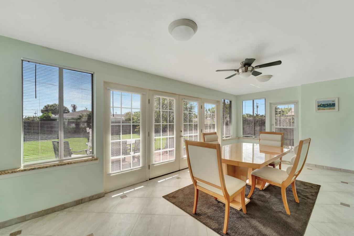 Cozy Retreat pvt rm Close To Siesta Keys J3A shared home