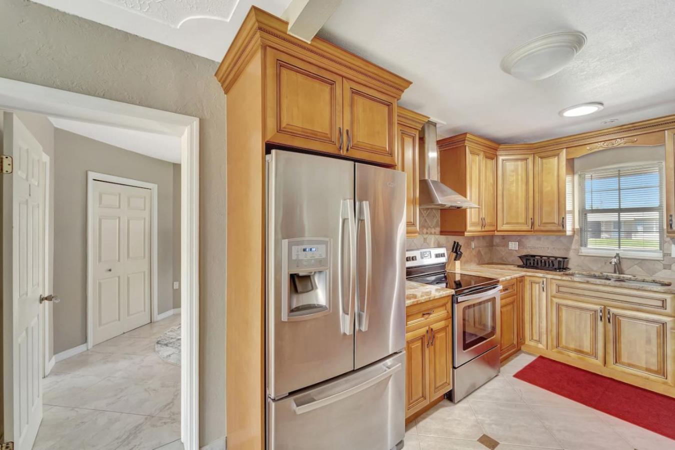 Cozy Retreat pvt rm Close To Siesta Keys J3A shared home