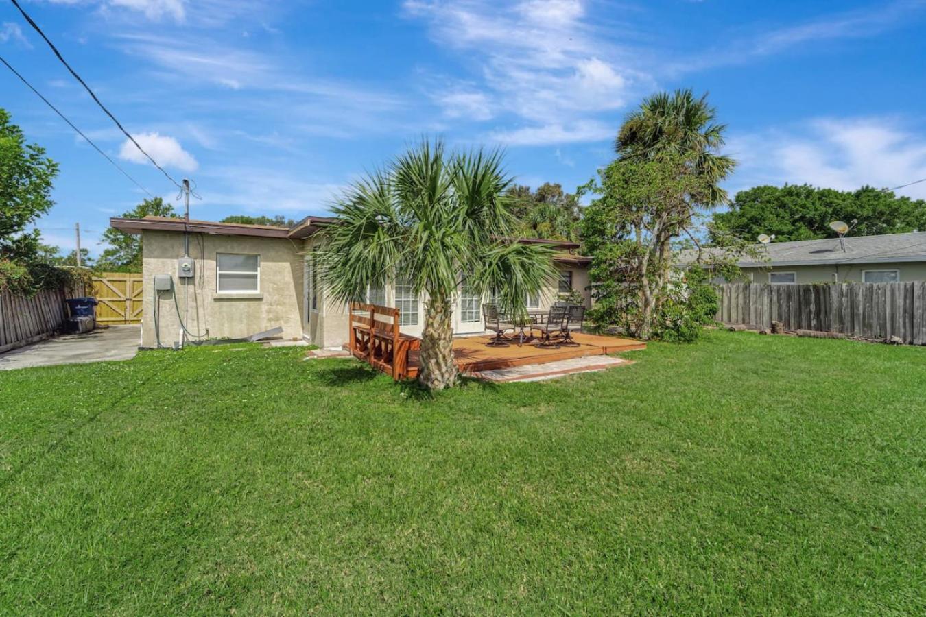 Cozy Retreat pvt rm Close To Siesta Keys J3A shared home