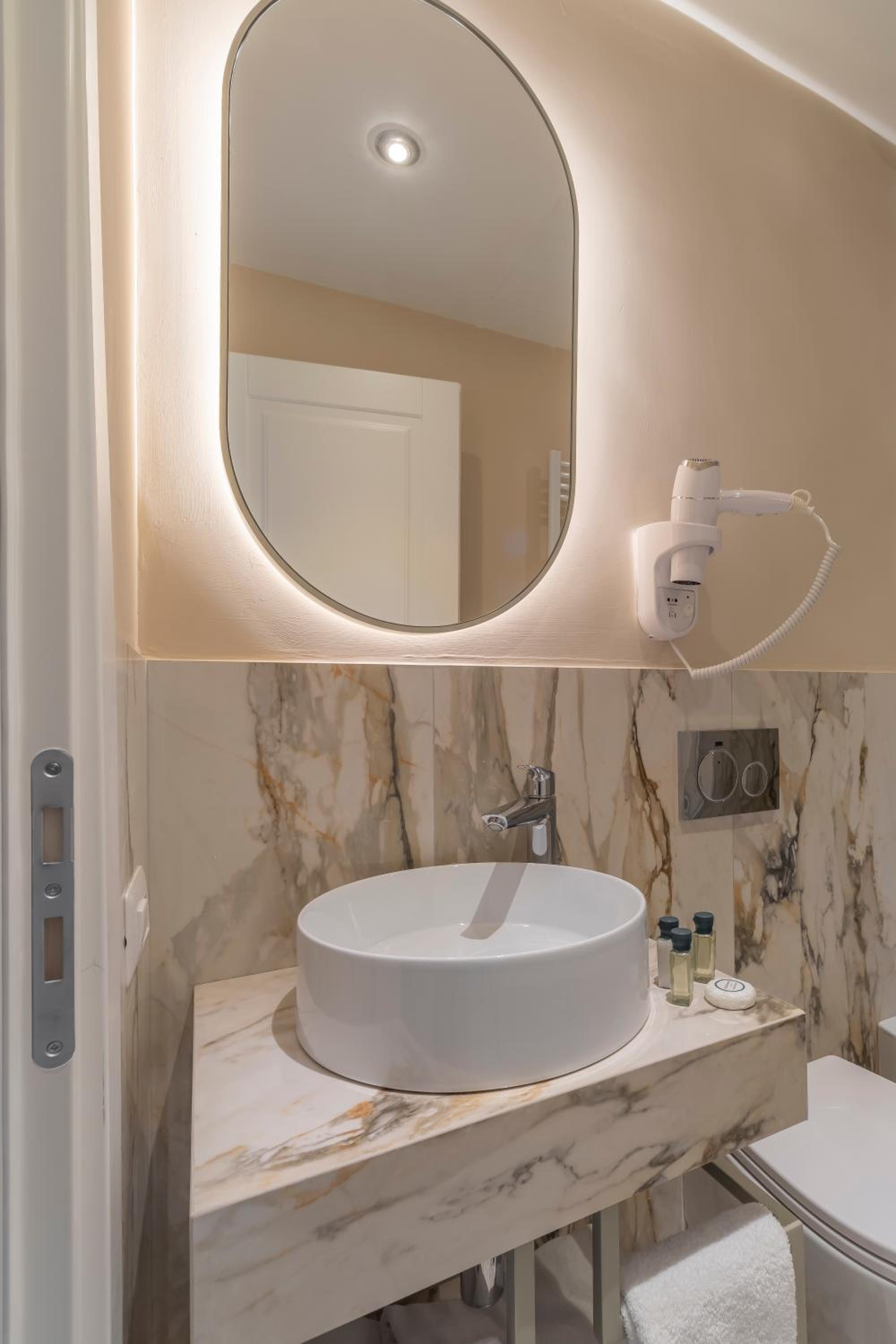 Trevi Imperial Suite 3