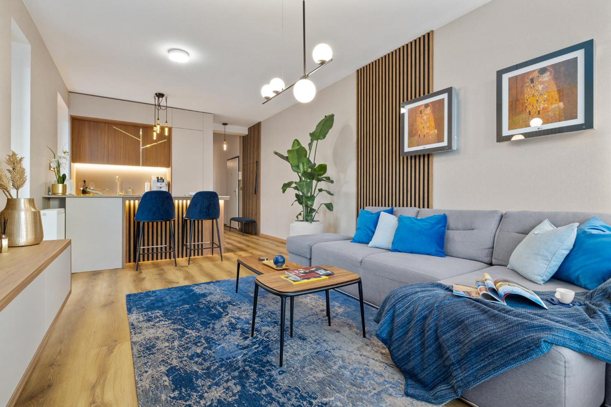 Golden Moon Apartment