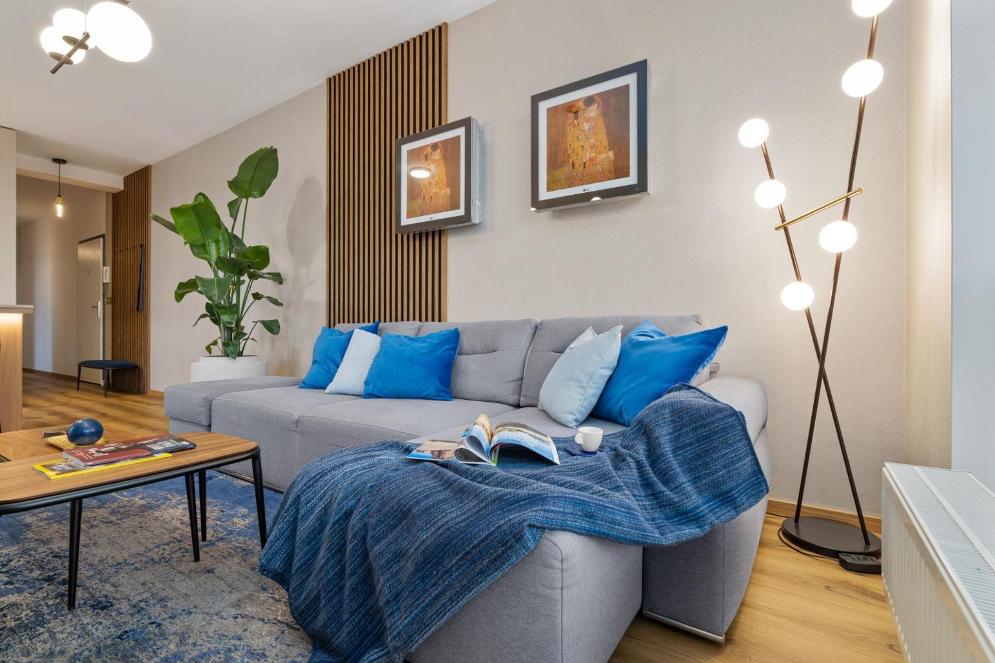 Golden Moon Apartment