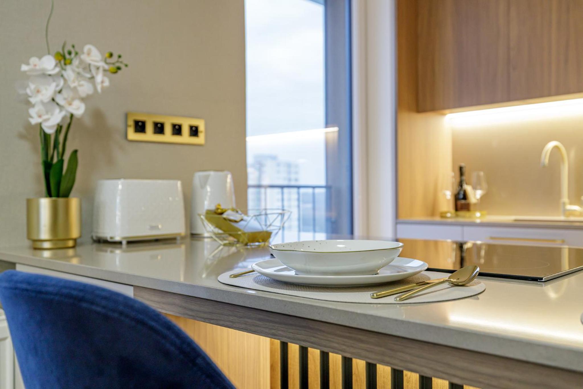 Golden Moon Apartment