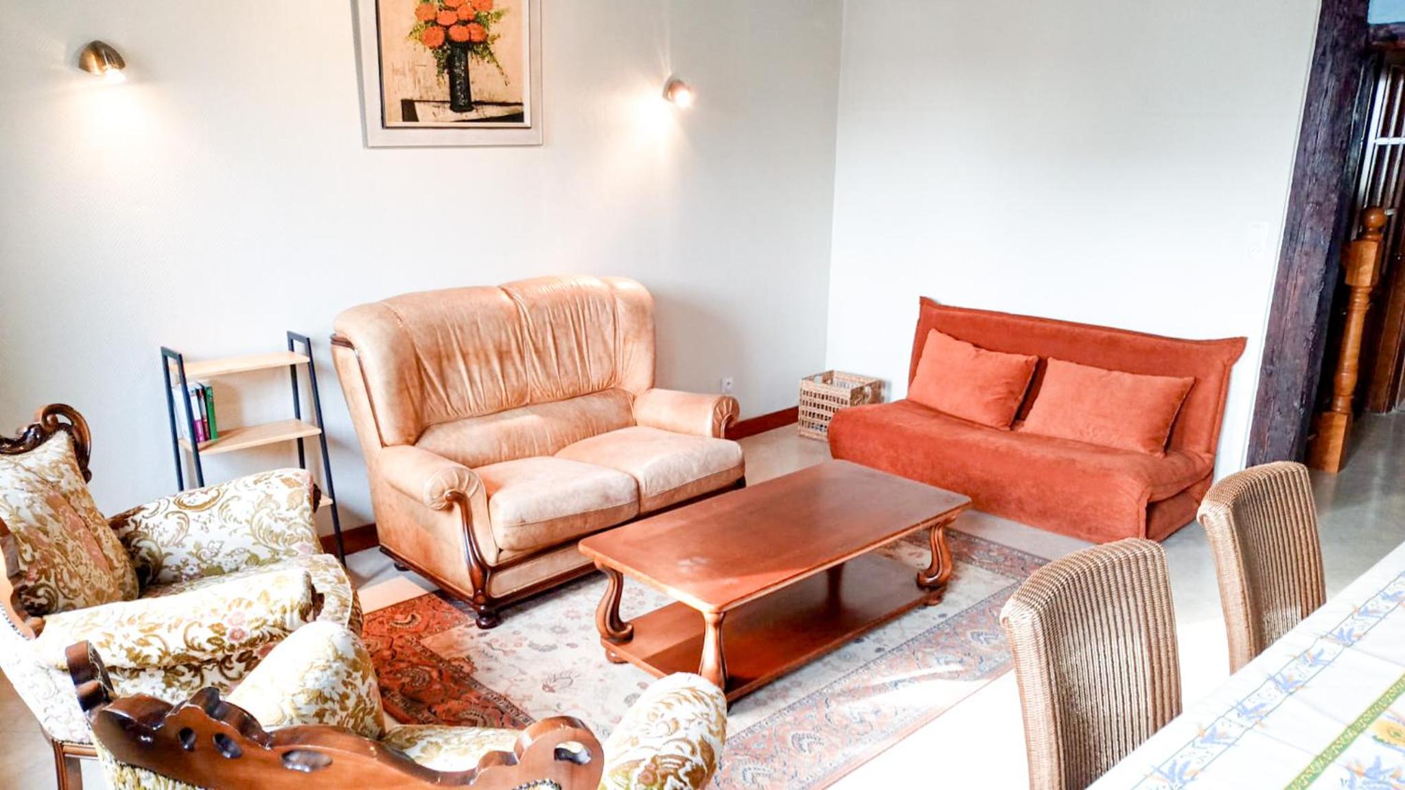 Central & quiet, Full apt for 8 Trésor caché