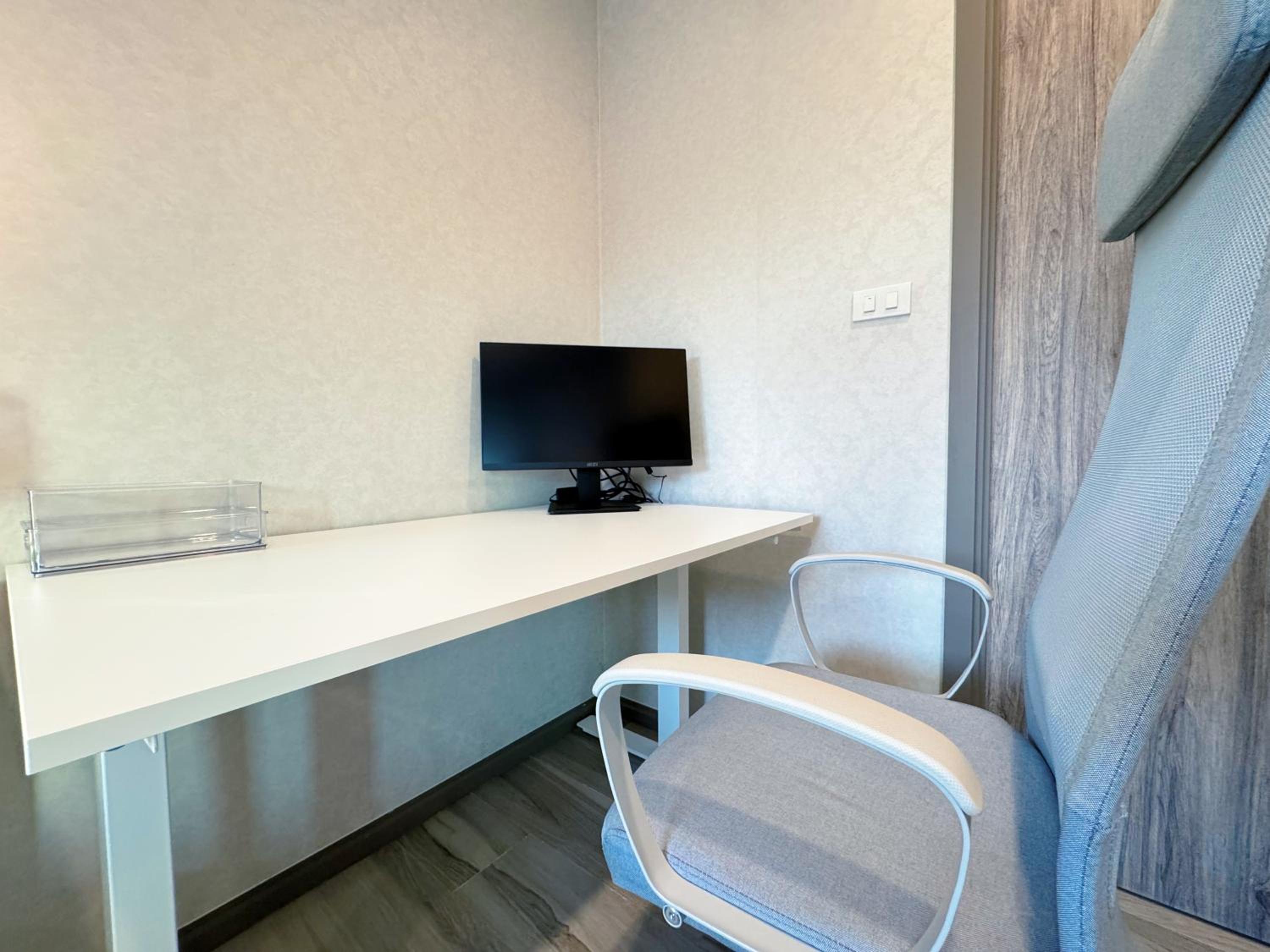 Digital Nomad Home Away With Pool & Gym