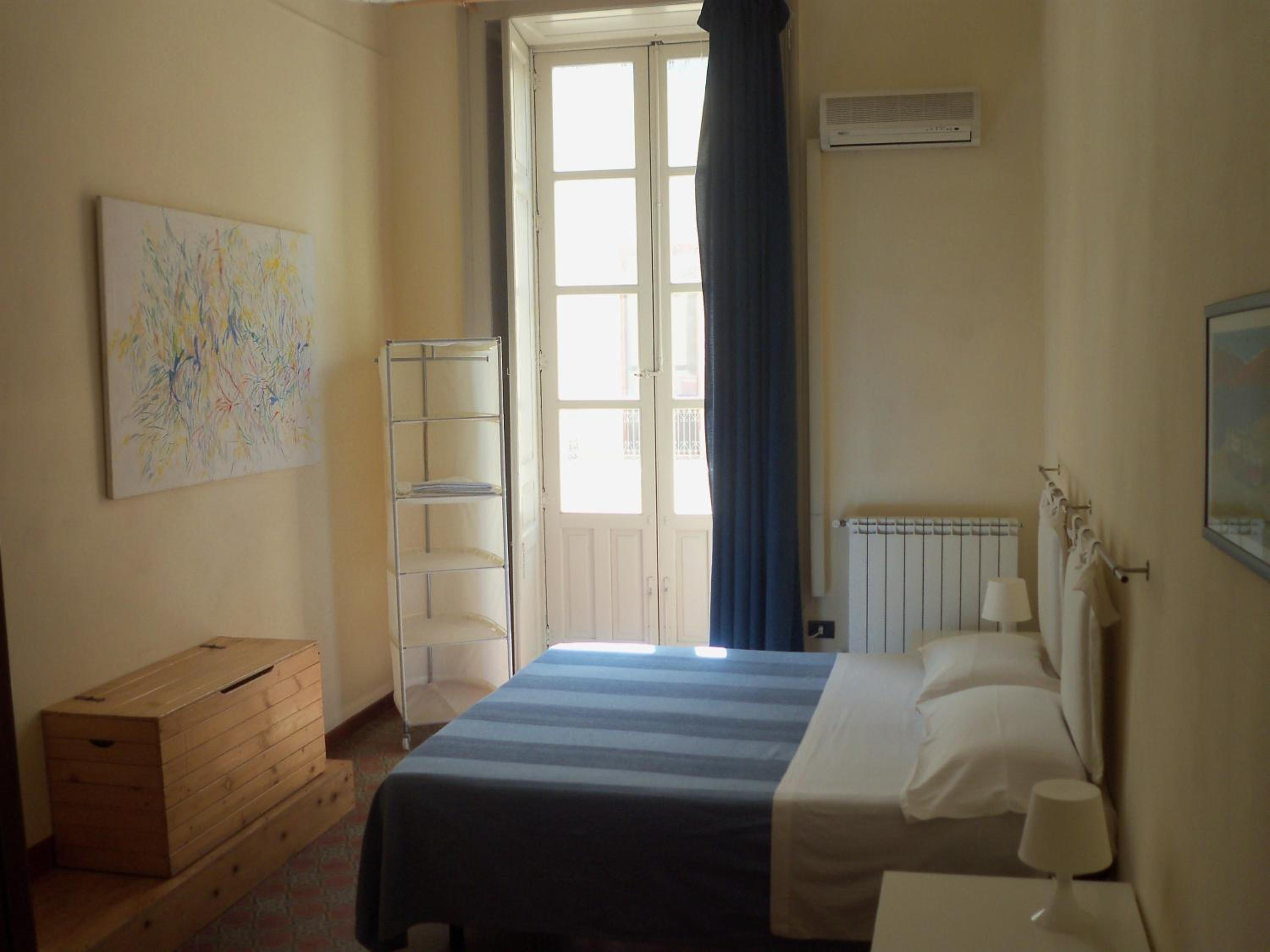 B&B CARAVAGGIO basic rooms near Ortigia view 2