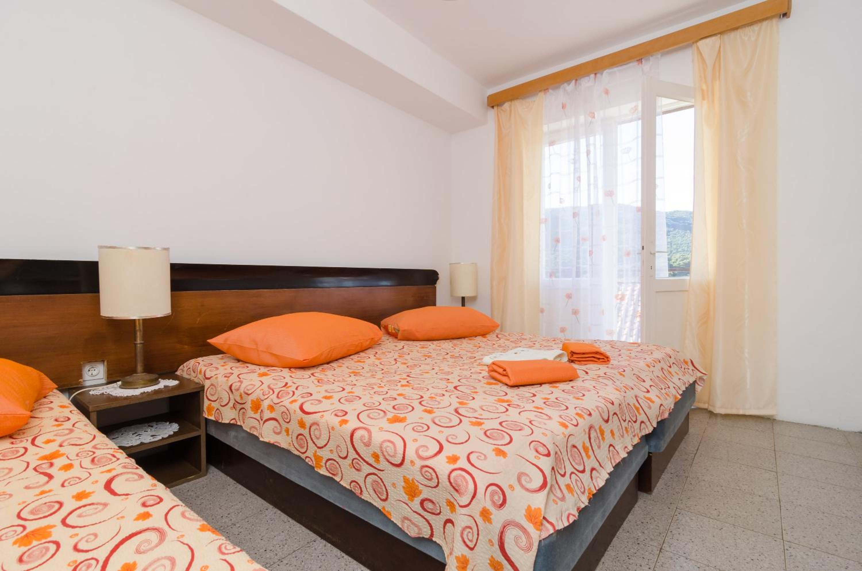 Apartments Dalmatin view 2
