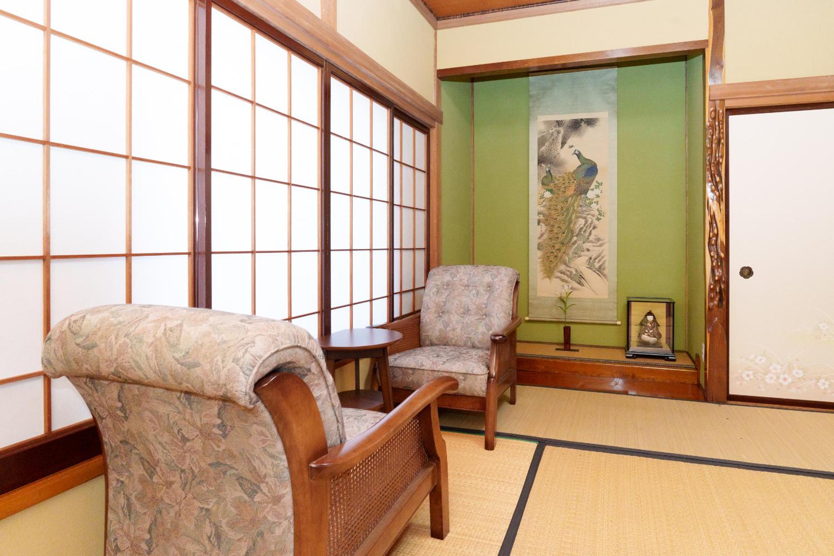 Golden Fox Inn, Old house in the old city, Walking distance to Matsumoto Castle and tourist attractions