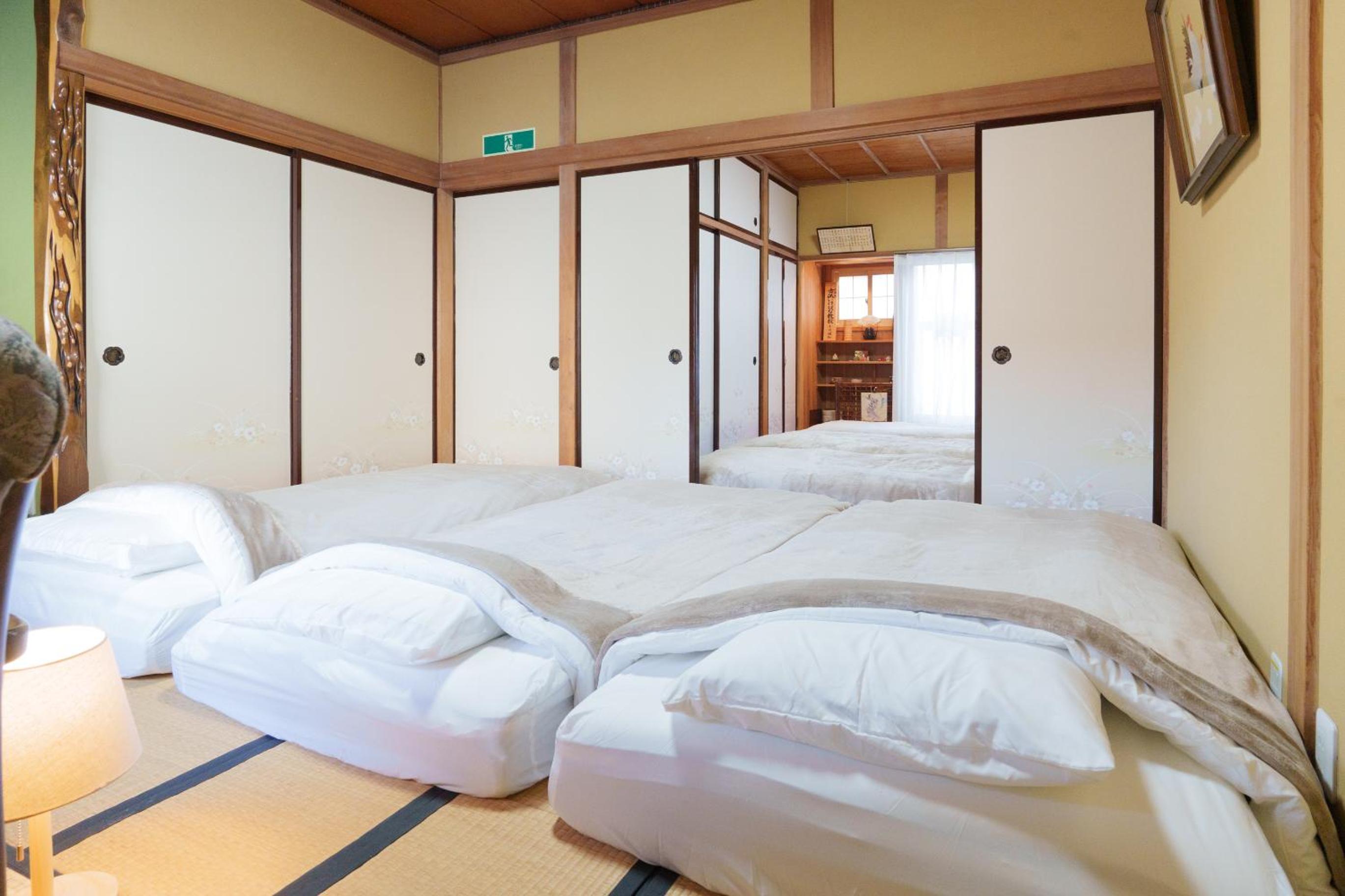 Golden Fox Inn, Old house in the old city, Walking distance to Matsumoto Castle and tourist attractions
