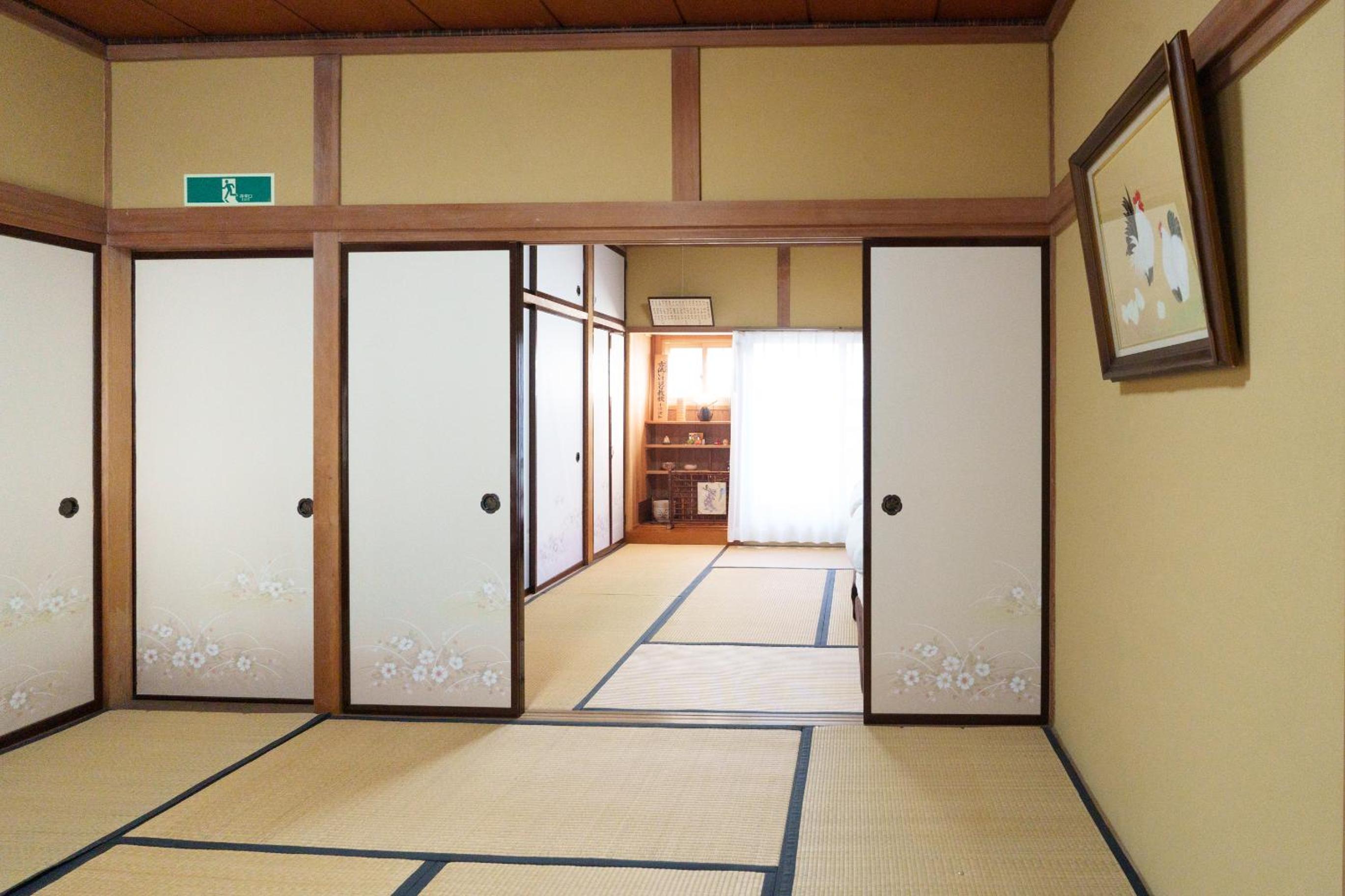 Golden Fox Inn, Old house in the old city, Walking distance to Matsumoto Castle and tourist attractions