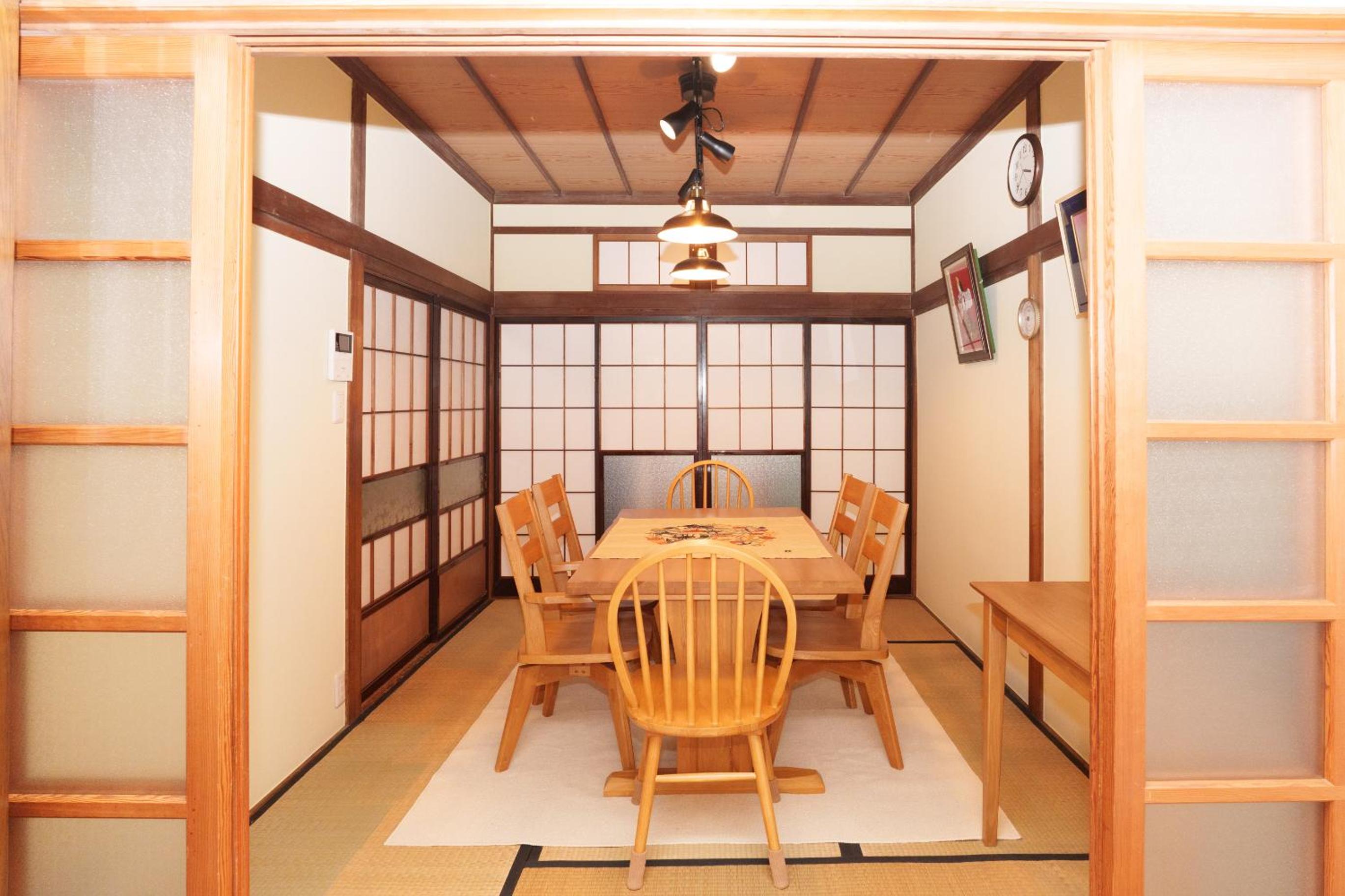 Golden Fox Inn, Old house in the old city, Walking distance to Matsumoto Castle and tourist attractions