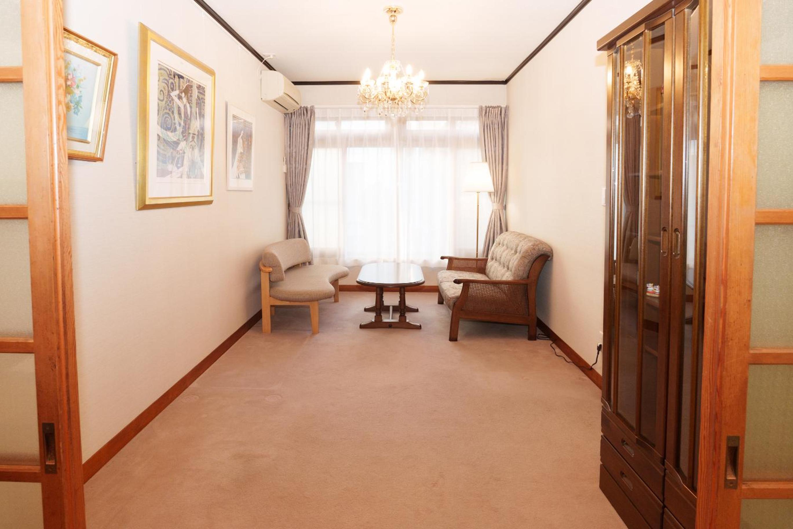 Golden Fox Inn, Old house in the old city, Walking distance to Matsumoto Castle and tourist attractions