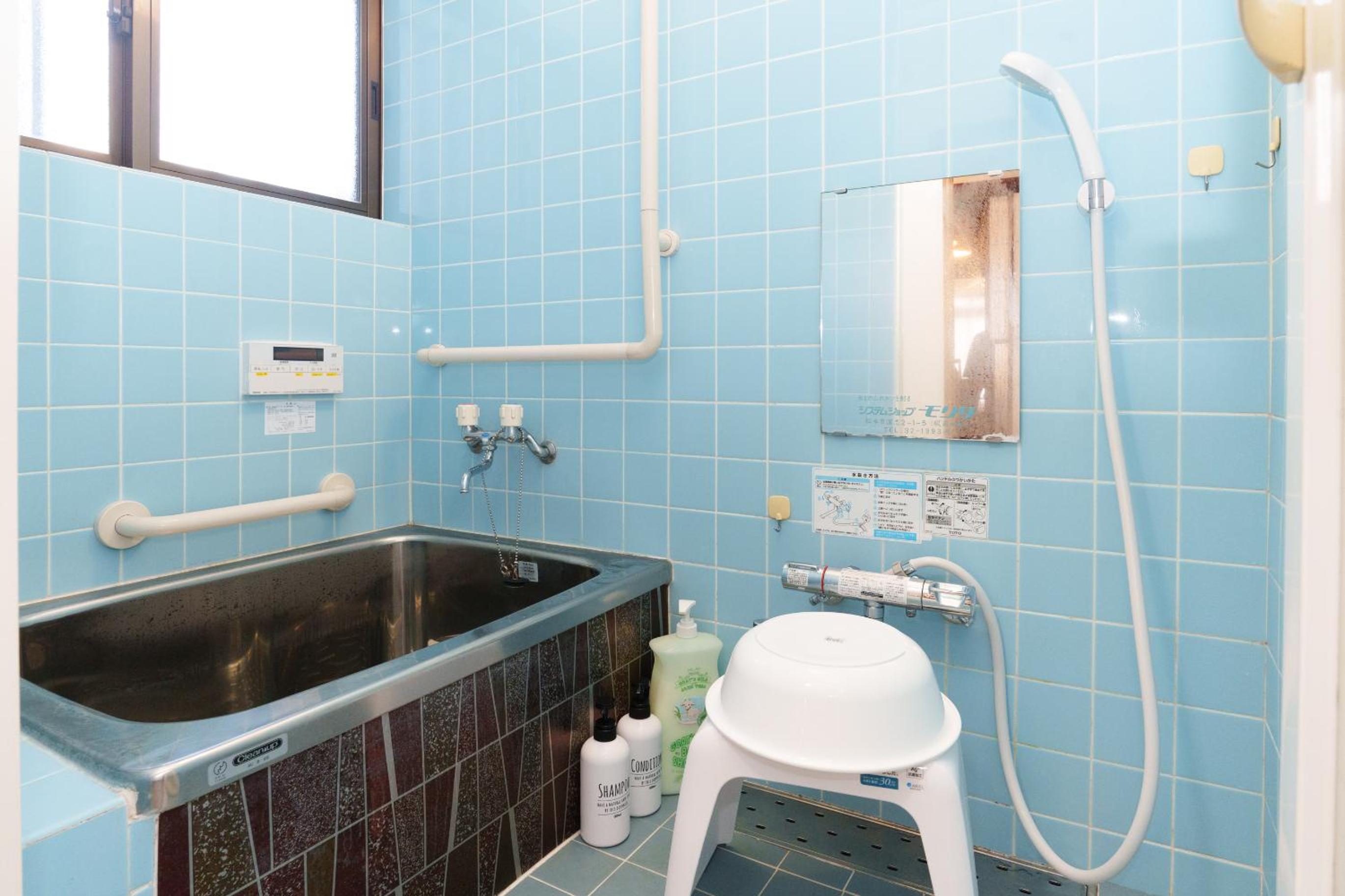 Golden Fox Inn, Old house in the old city, Walking distance to Matsumoto Castle and tourist attractions