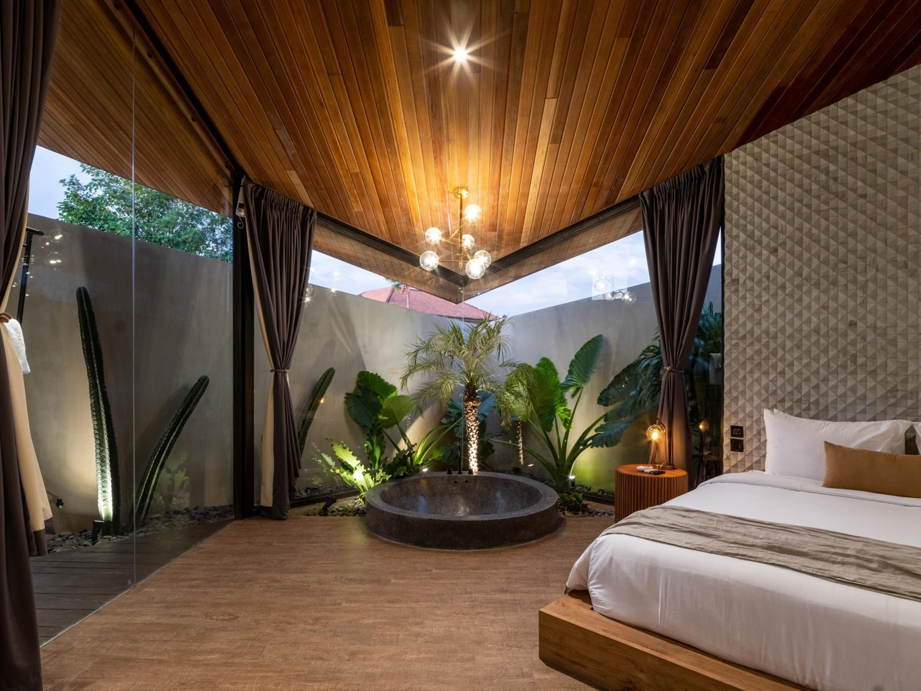 Villa FEH Bali by House of Winds - Neo Tropical Eden near Canggu