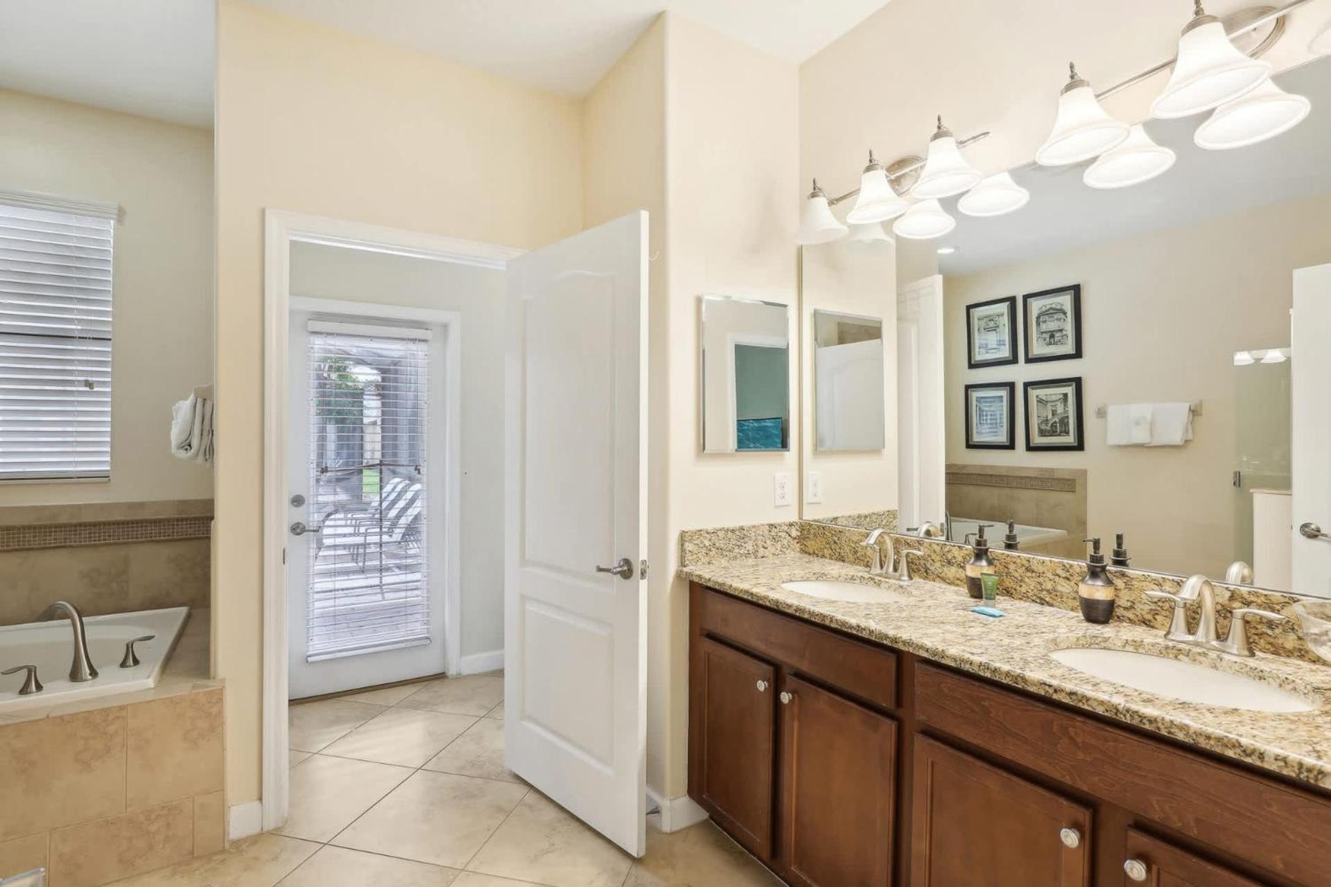 Upstay Family Home w Pool & Cinema ChampionsGate