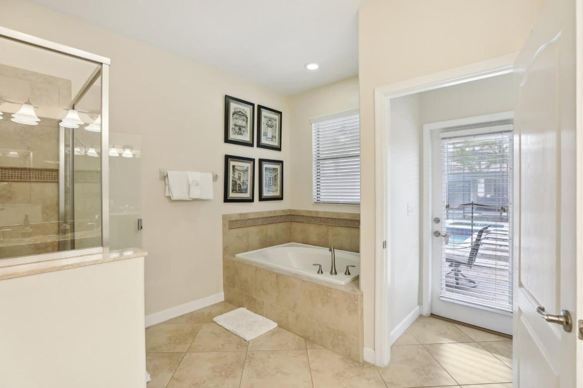Upstay Family Home w Pool & Cinema ChampionsGate