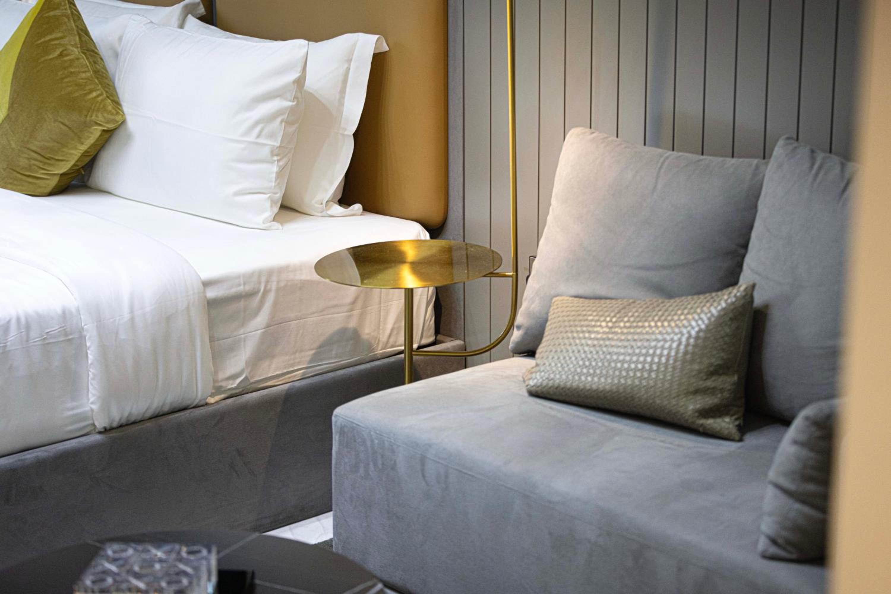 Cozy Studio Steps from Dubai Mall & Burj Khalifa