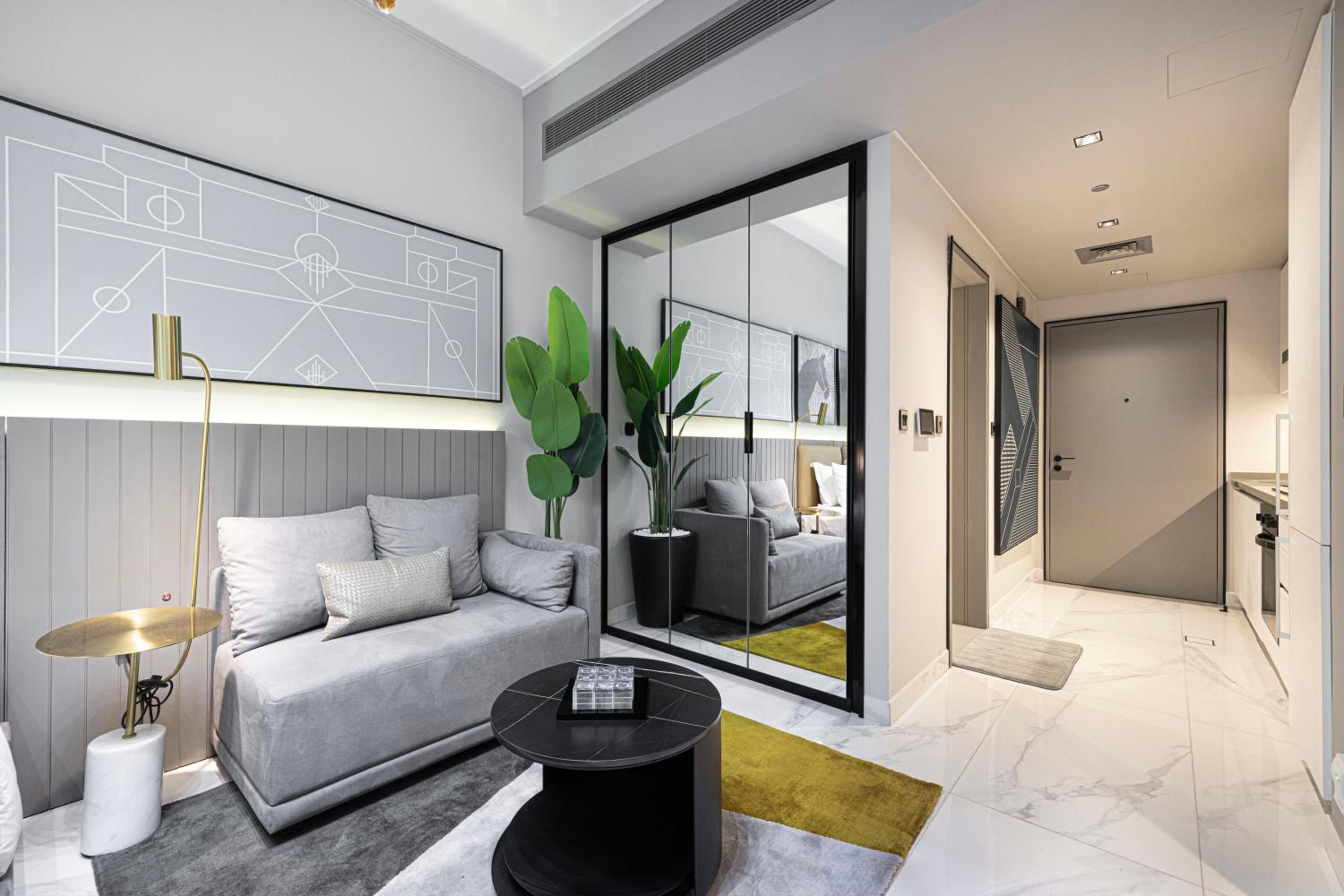 Cozy Studio Steps from Dubai Mall & Burj Khalifa