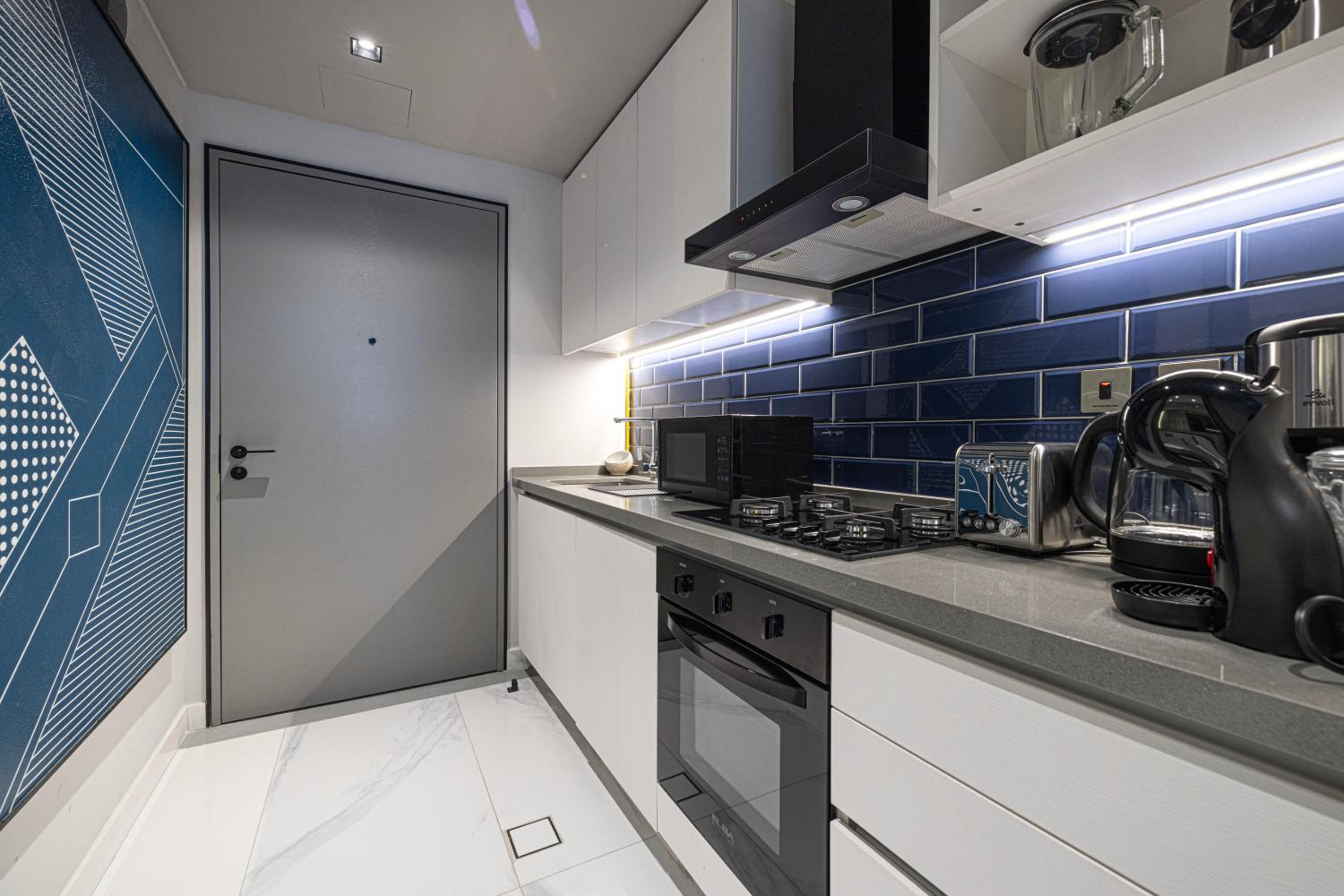 Cozy Studio Steps from Dubai Mall & Burj Khalifa