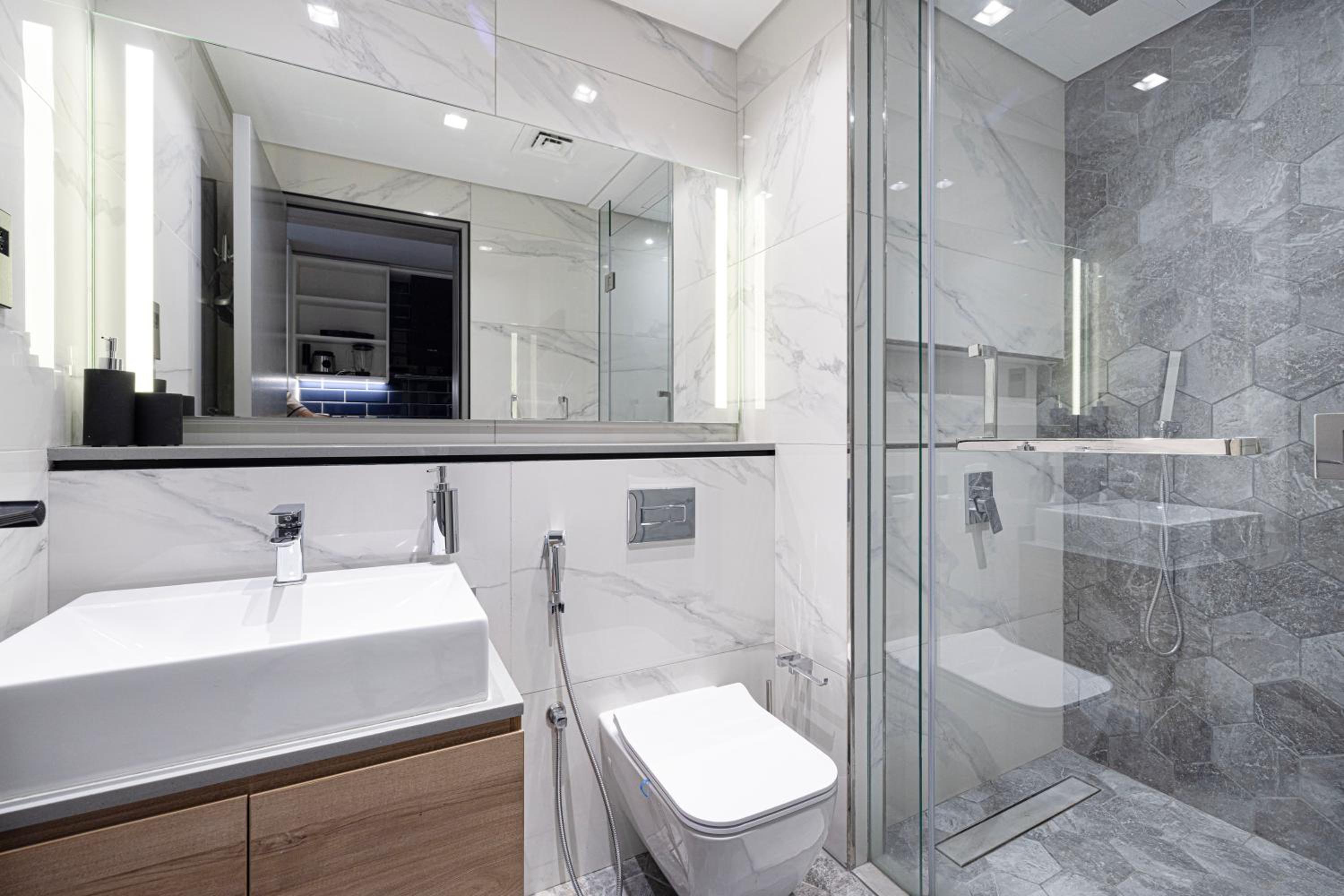 Cozy Studio Steps from Dubai Mall & Burj Khalifa
