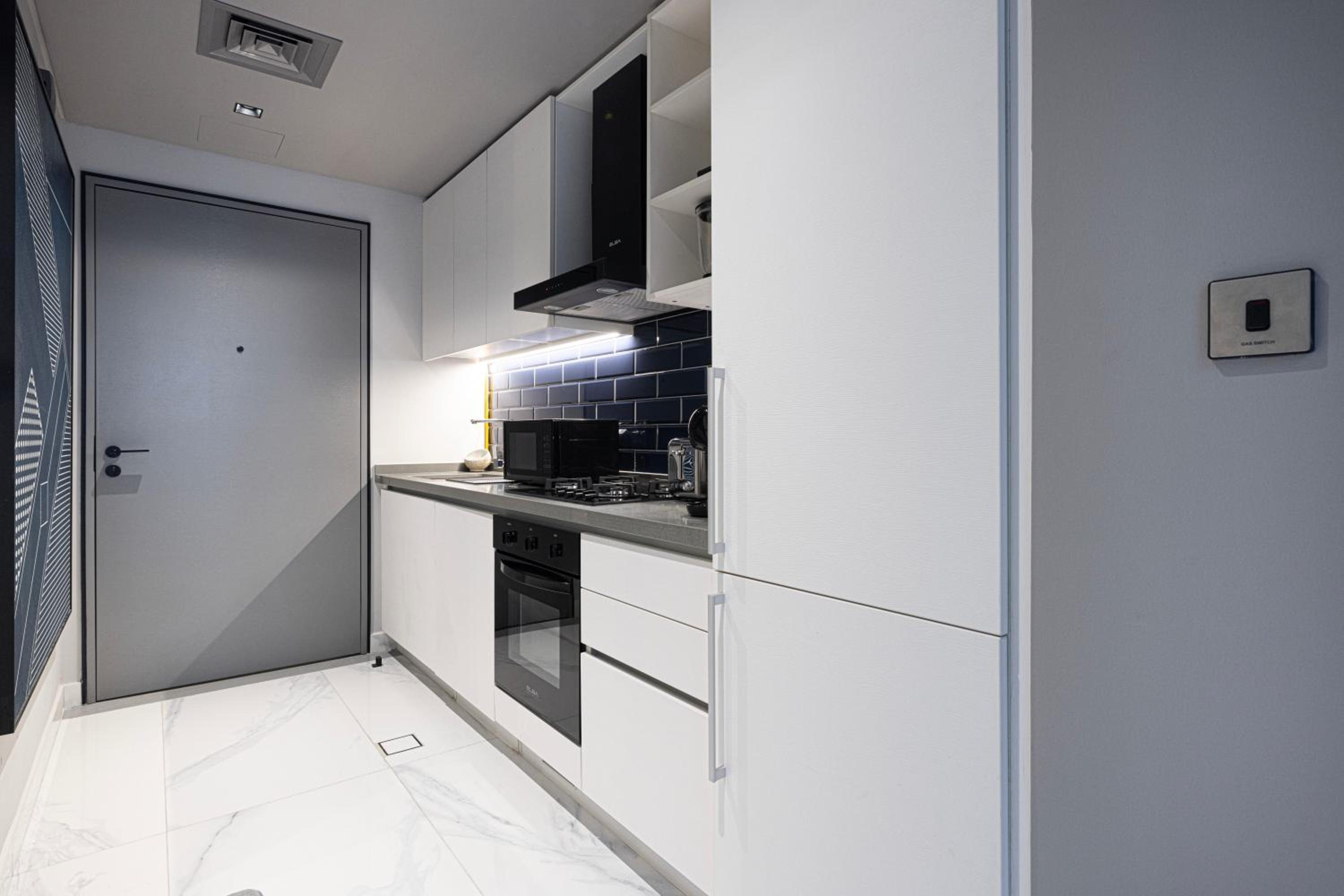 Cozy Studio Steps from Dubai Mall & Burj Khalifa