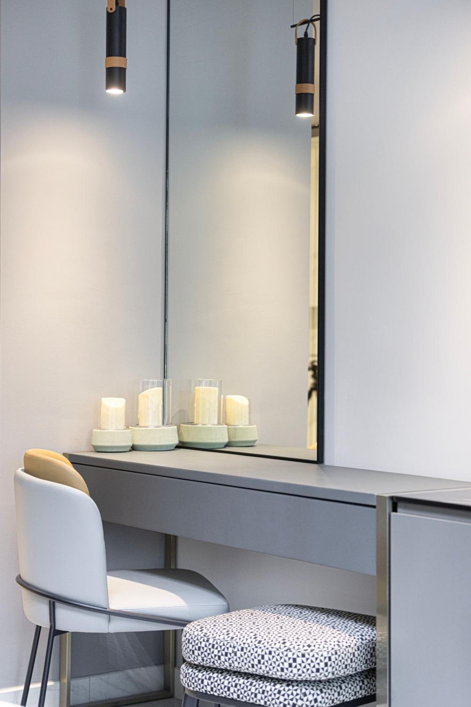 Cozy Studio Steps from Dubai Mall & Burj Khalifa
