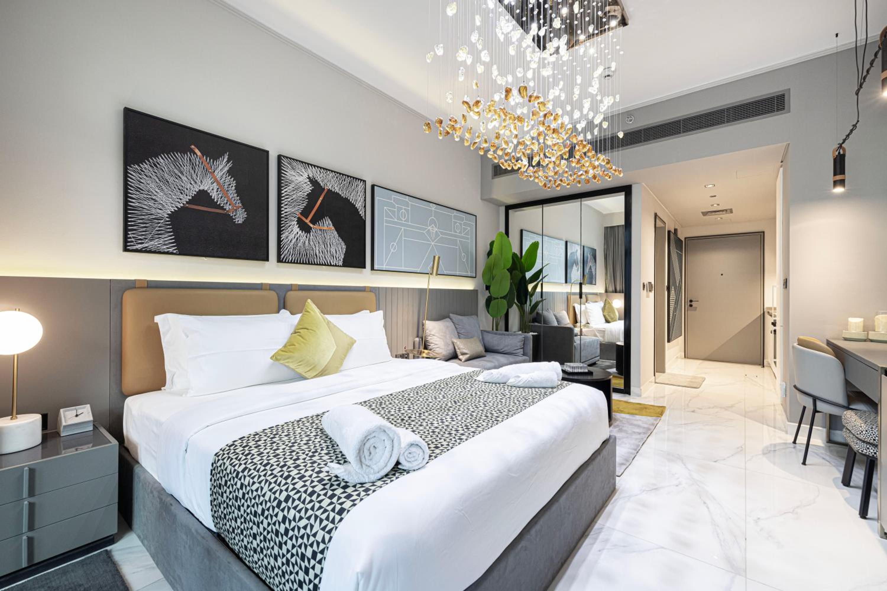 Cozy Studio Steps from Dubai Mall & Burj Khalifa