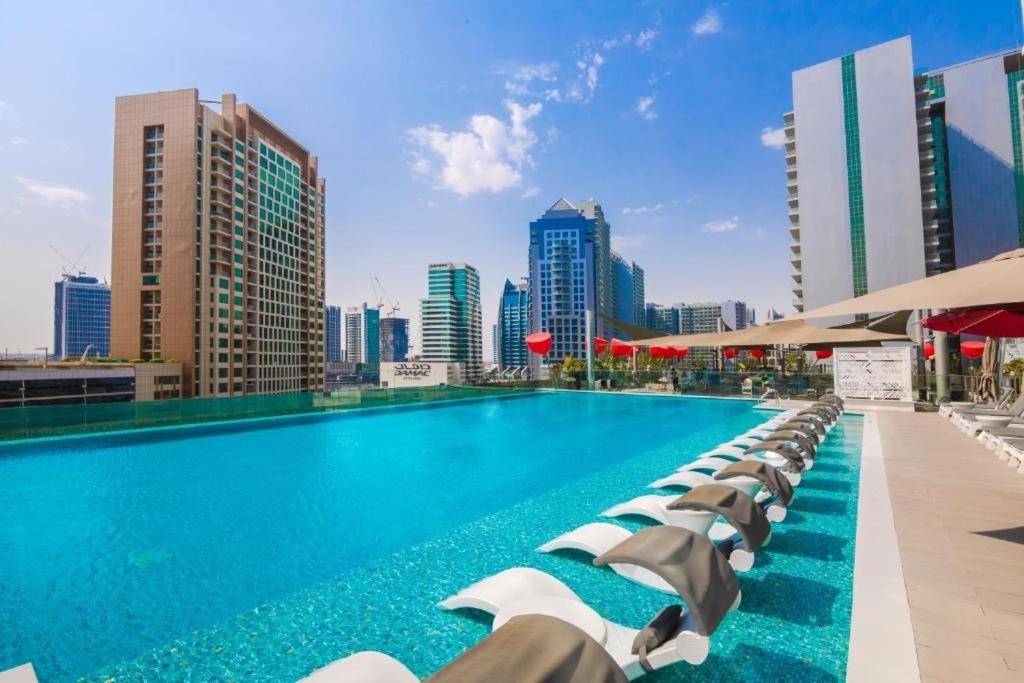 Cozy Studio Steps from Dubai Mall & Burj Khalifa