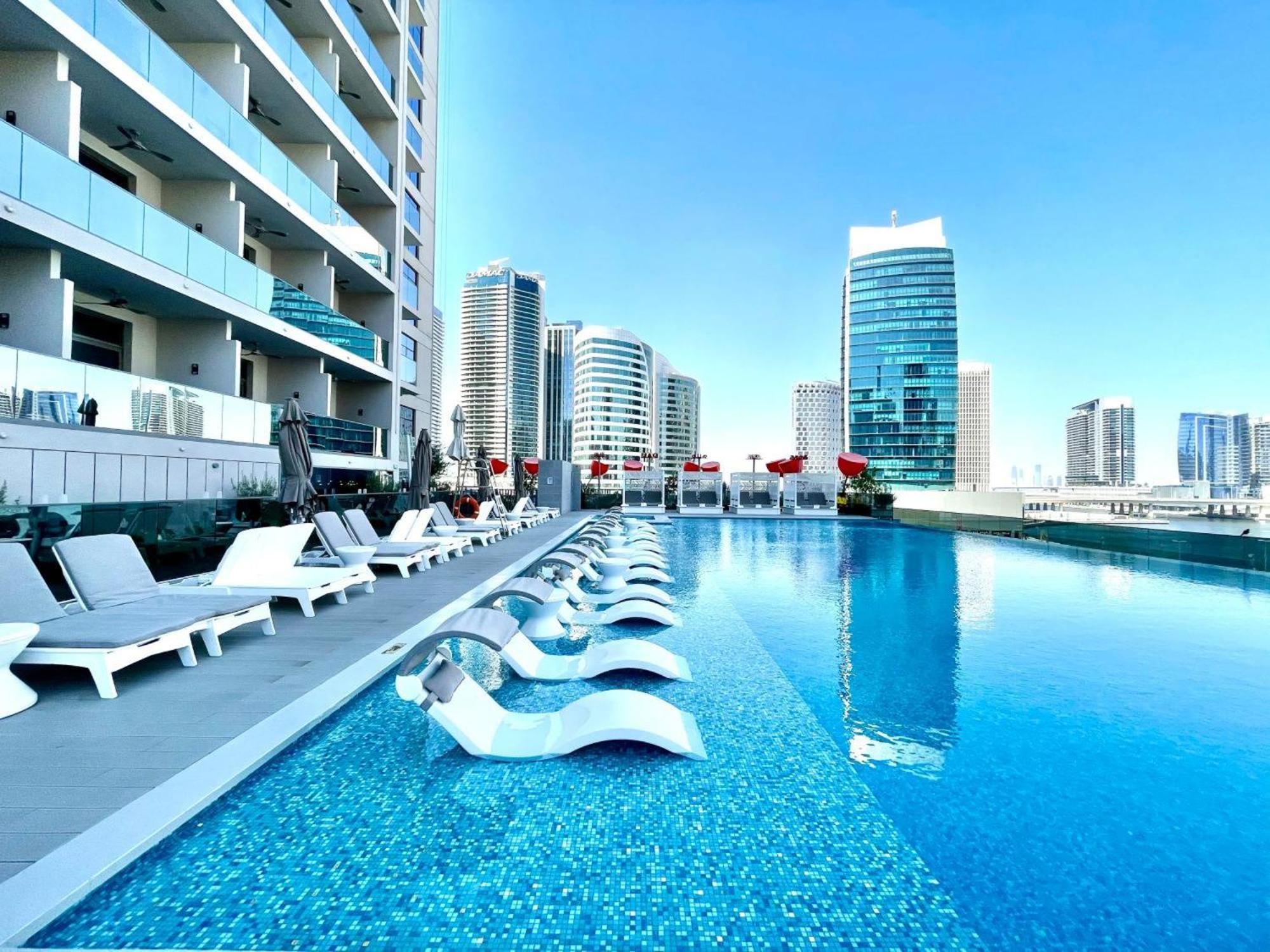 Cozy Studio Steps from Dubai Mall & Burj Khalifa