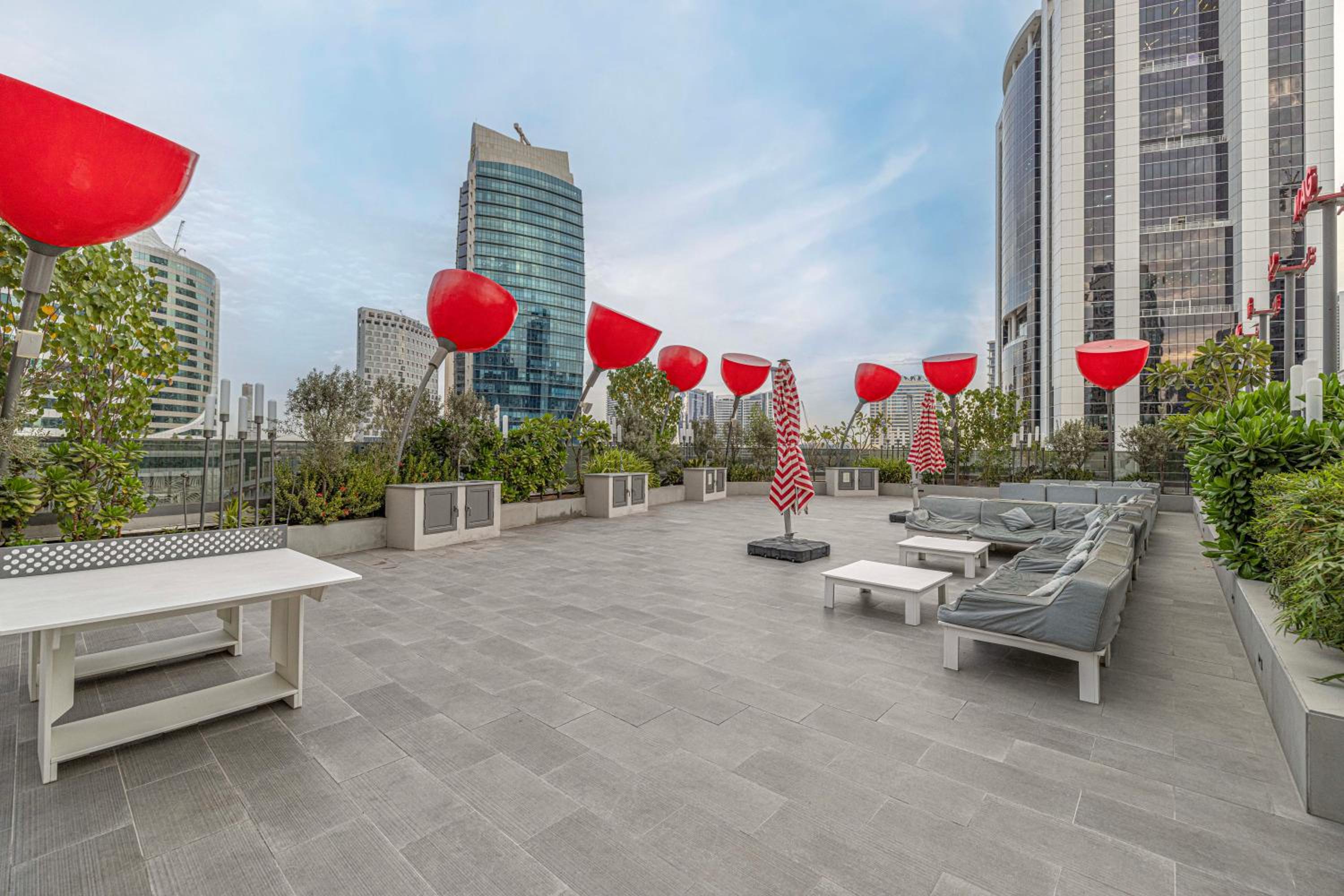 Cozy Studio Steps from Dubai Mall & Burj Khalifa