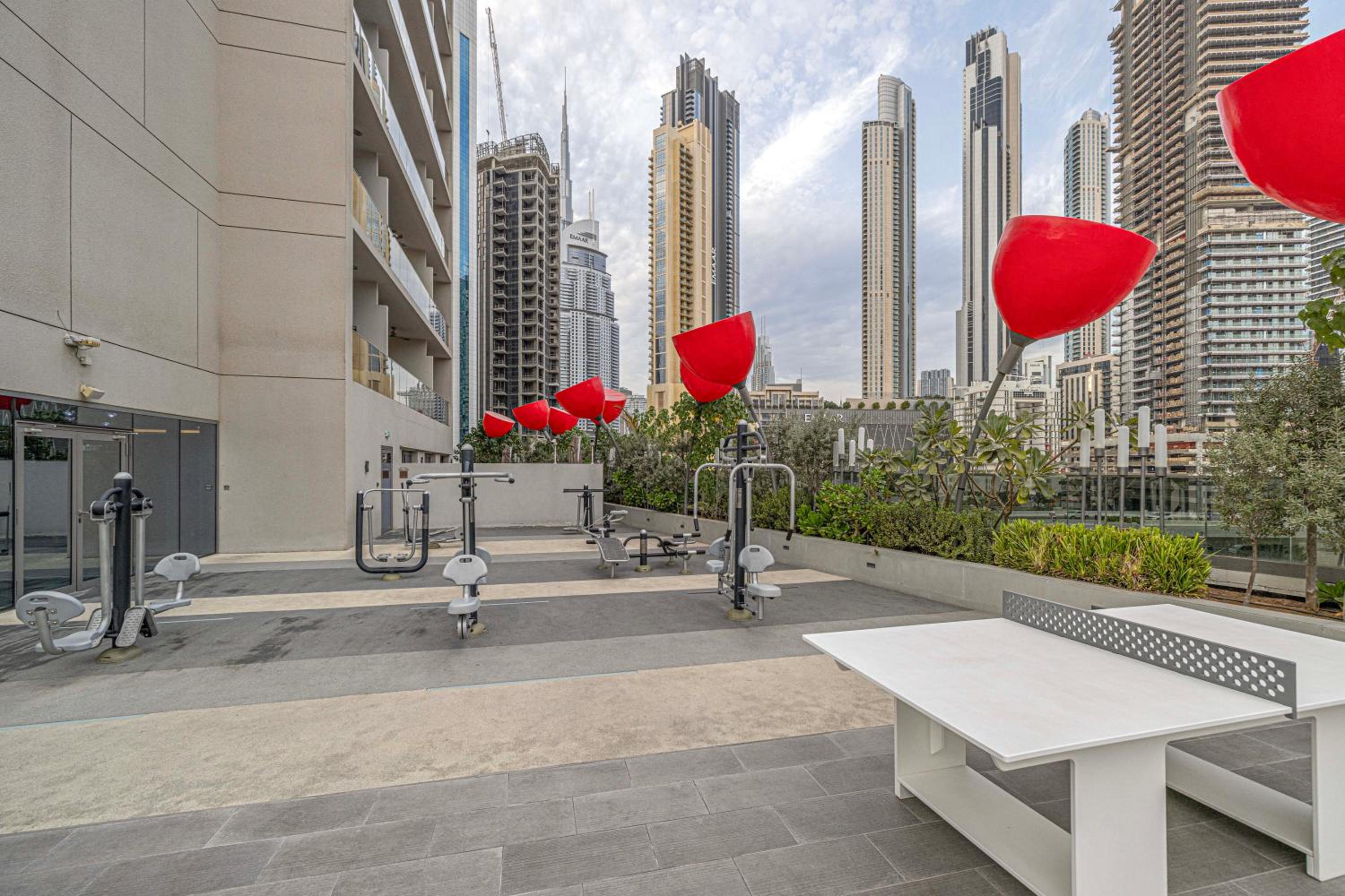 Cozy Studio Steps from Dubai Mall & Burj Khalifa
