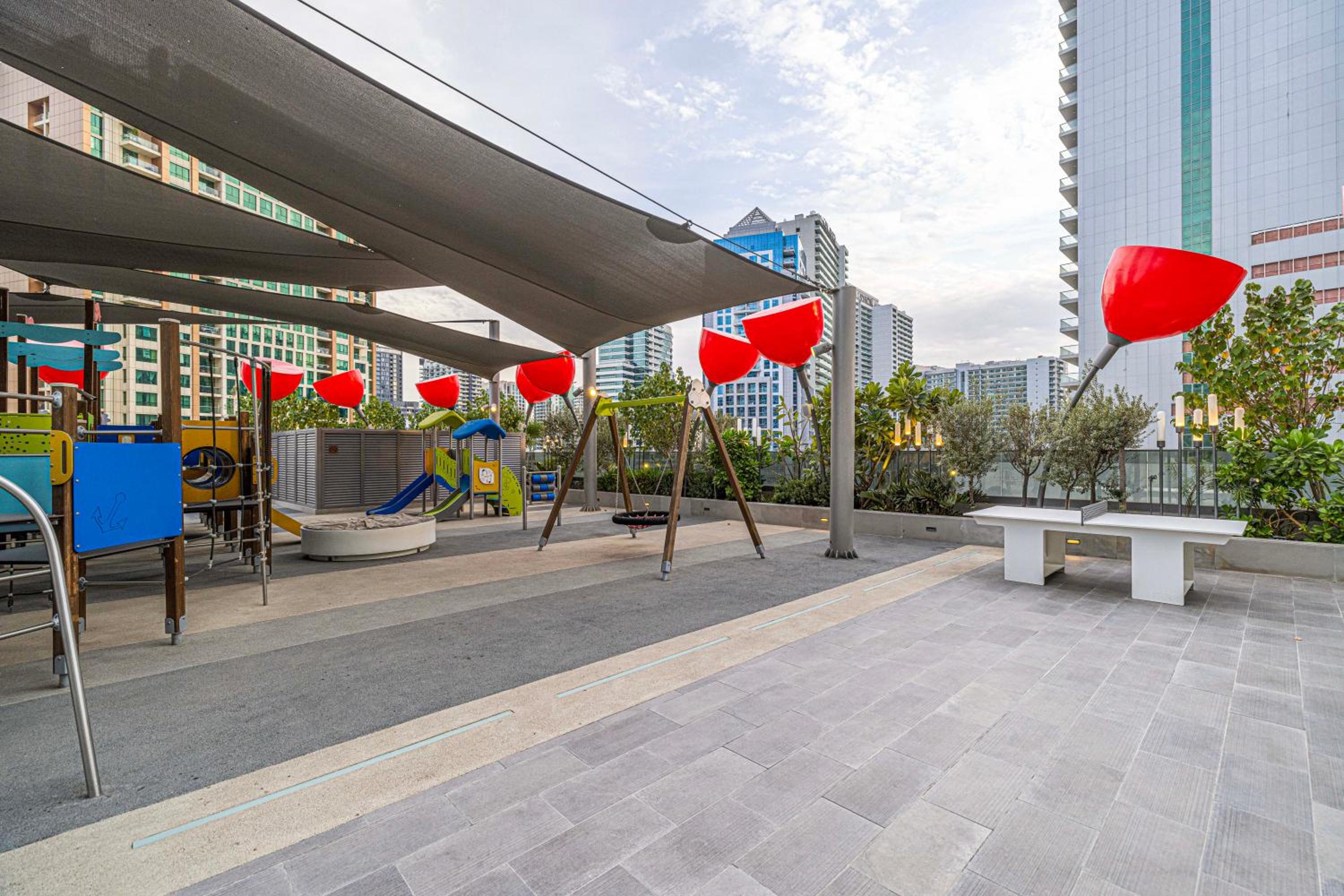Cozy Studio Steps from Dubai Mall & Burj Khalifa