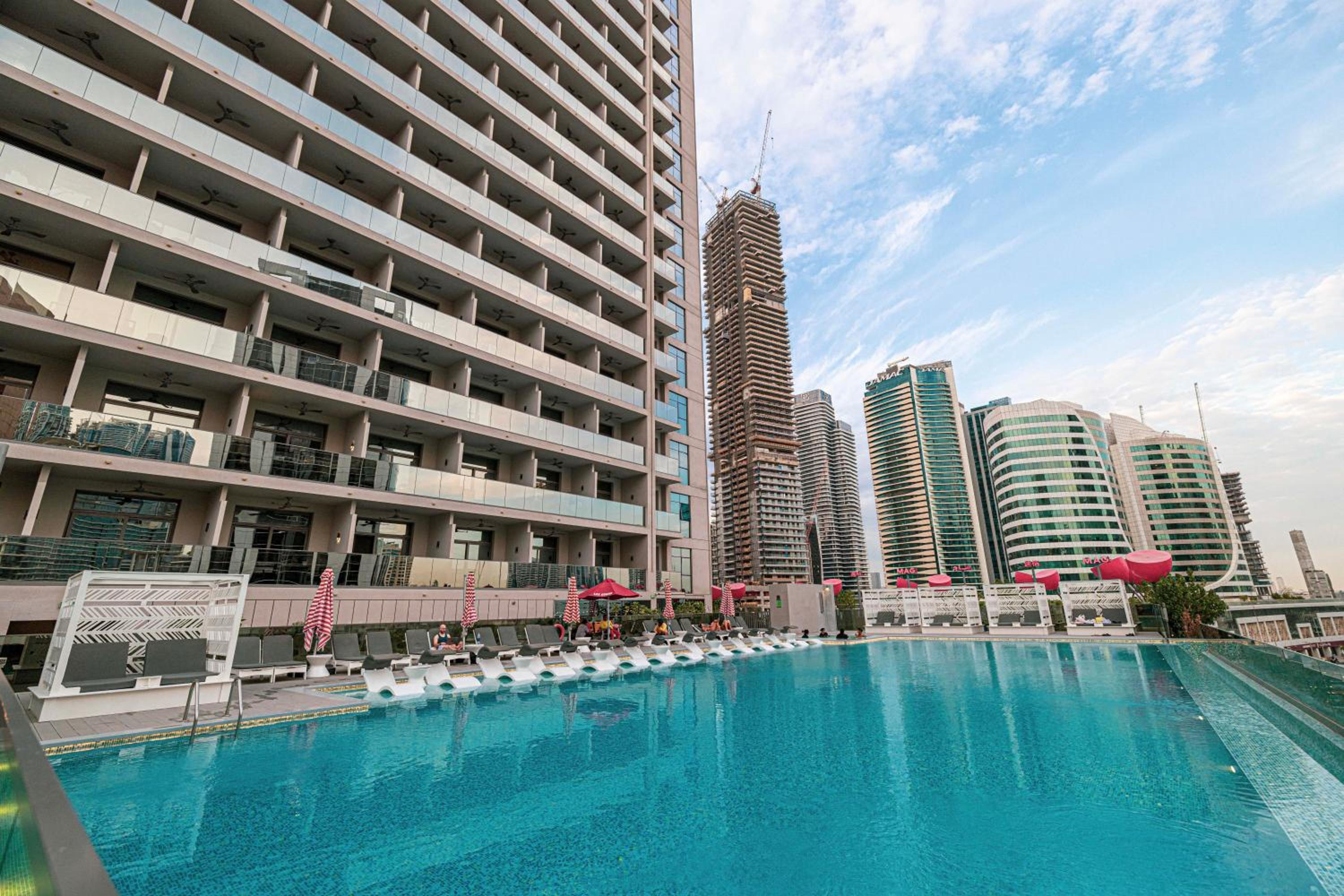 Cozy Studio Steps from Dubai Mall & Burj Khalifa