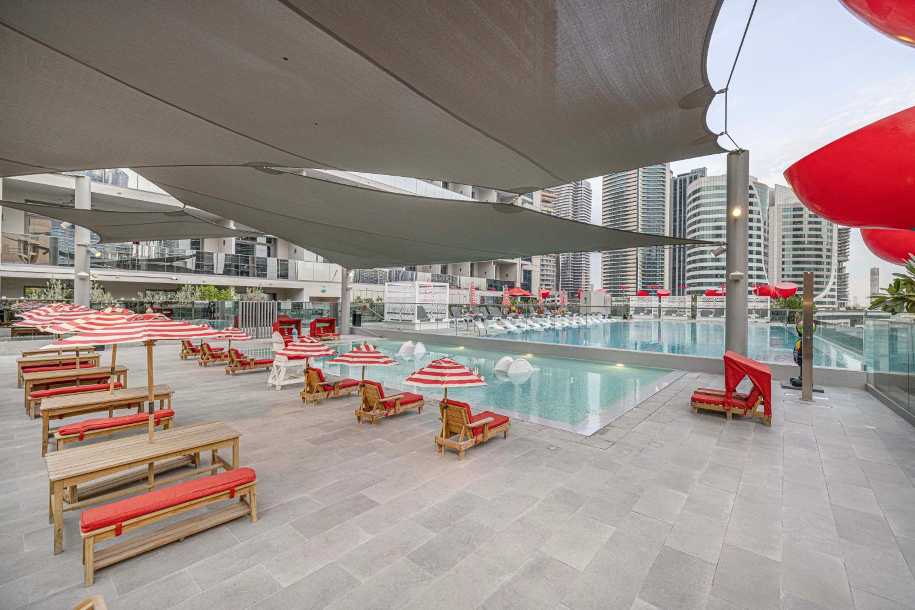 Cozy Studio Steps from Dubai Mall & Burj Khalifa