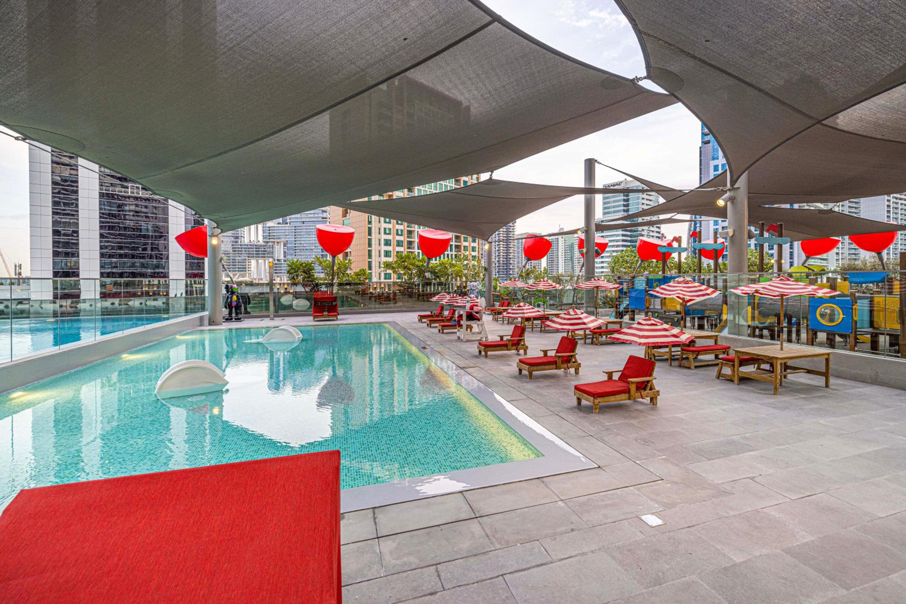 Cozy Studio Steps from Dubai Mall & Burj Khalifa