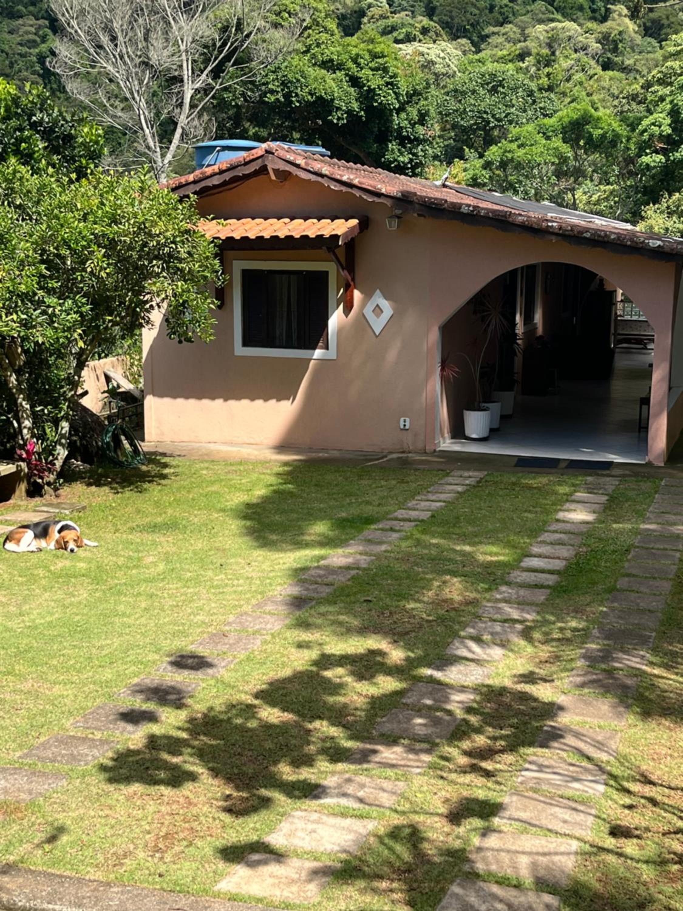 Refúgio com hidro, piscina e linda vista!