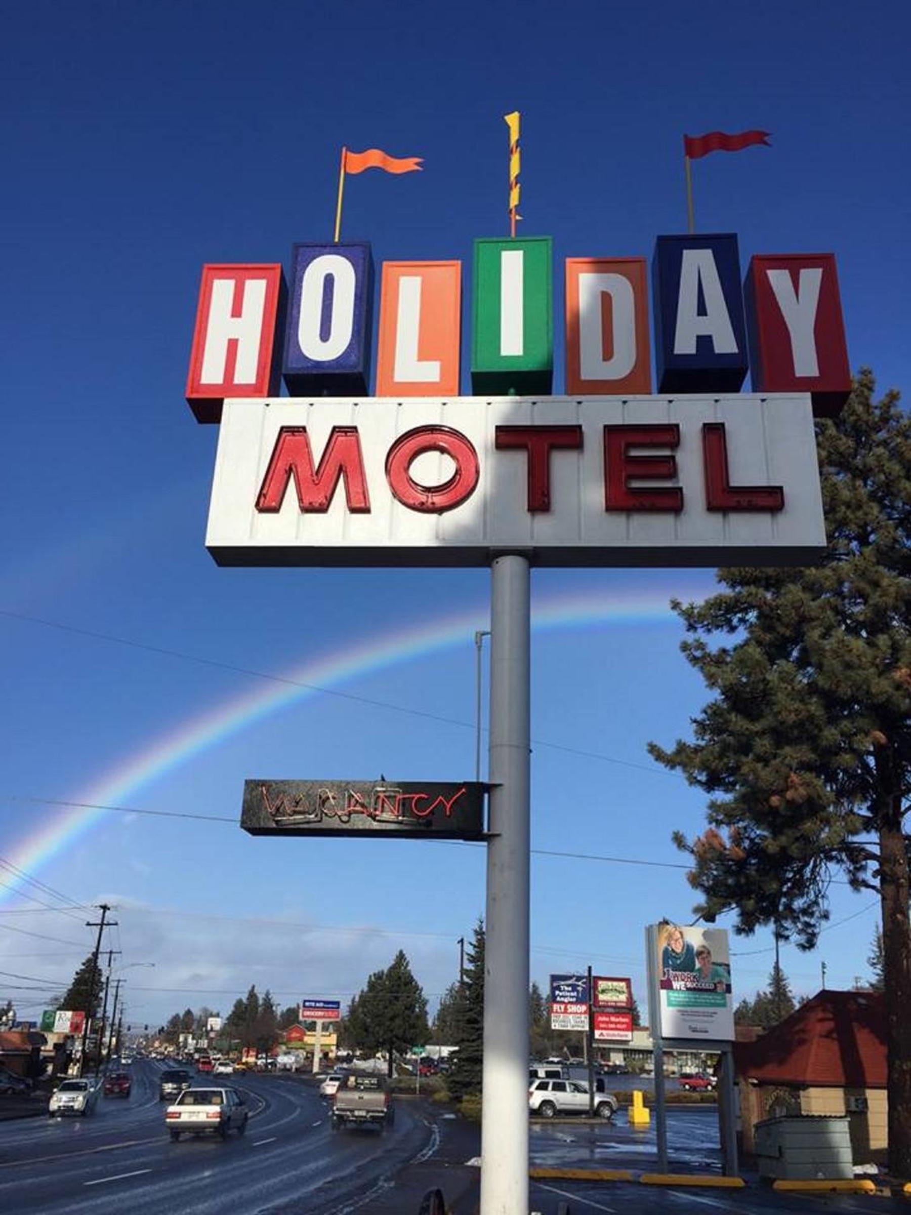 Hotel Holiday Motel Bend - Image 1